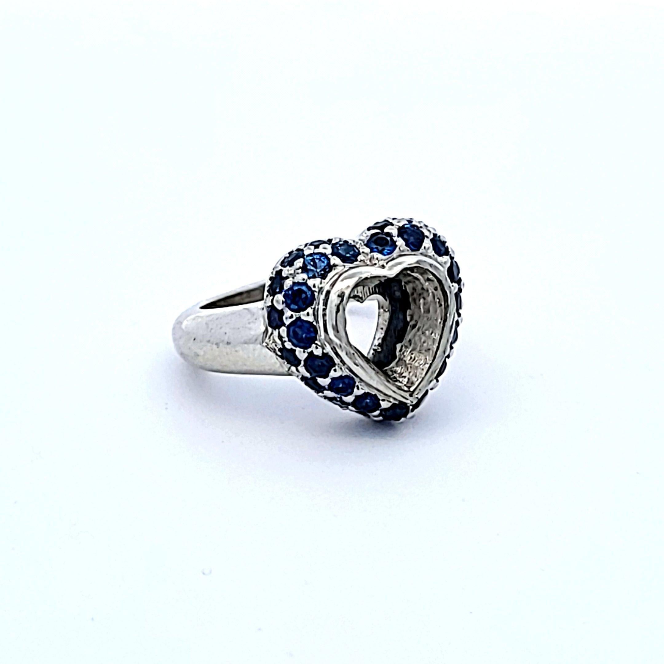 Women's 1.10 Carat Round Brilliant Sapphire Platinum Semi Mount Ring For Sale