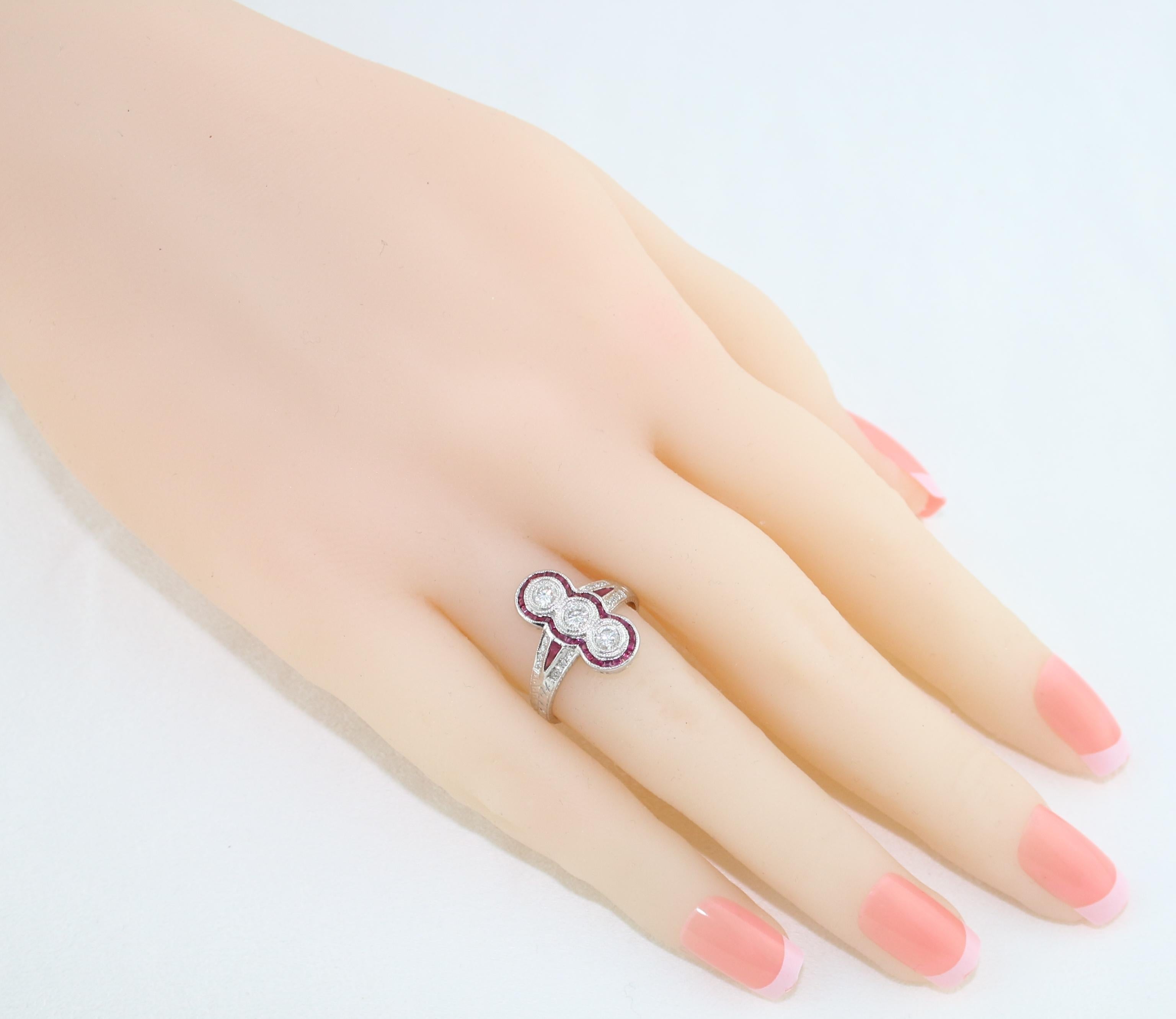 Women's 1.10 Carat Ruby Diamond Gold Ring For Sale