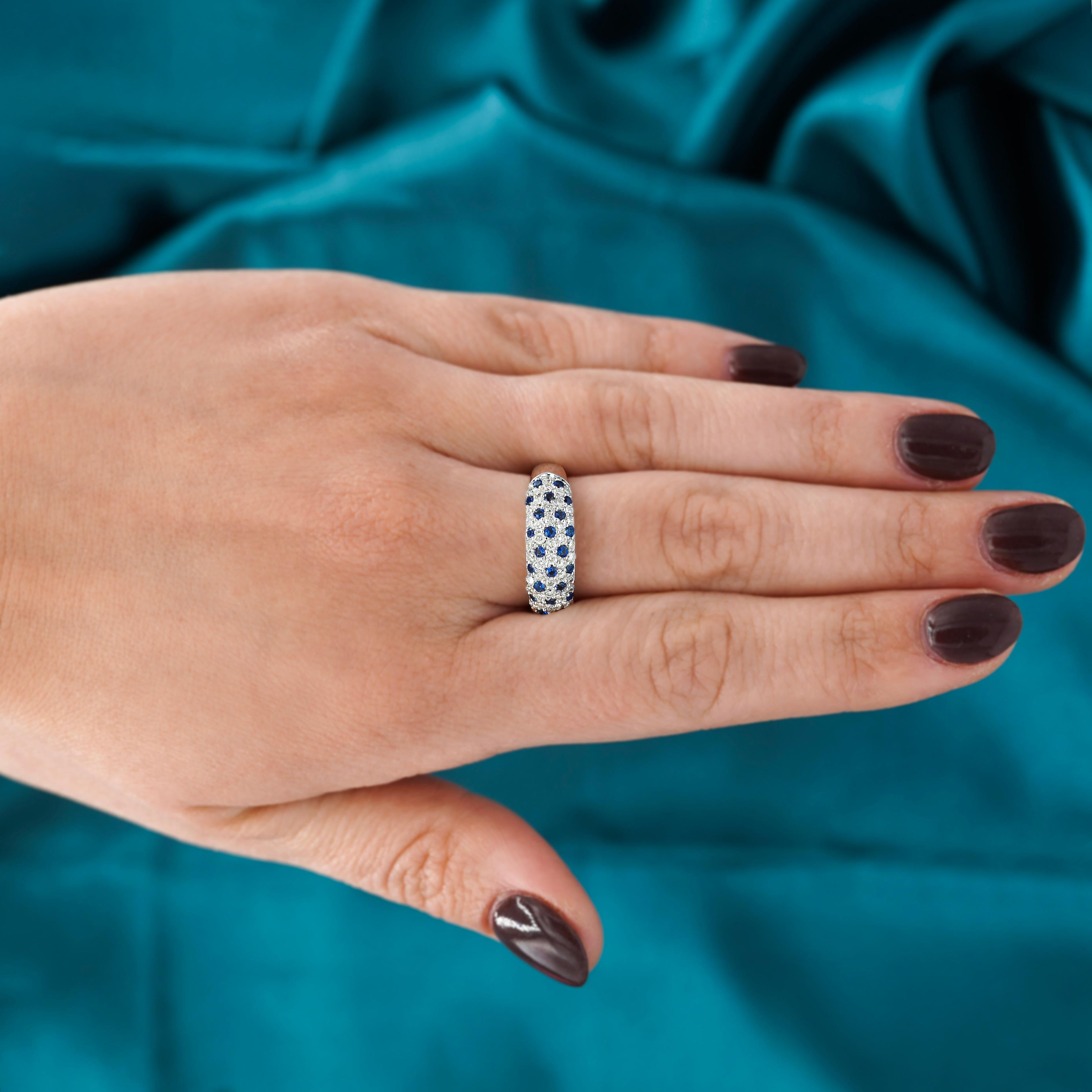 1.10 Carat Sapphire and Diamond Pave Cluster Platinum Band Ring For Sale 6