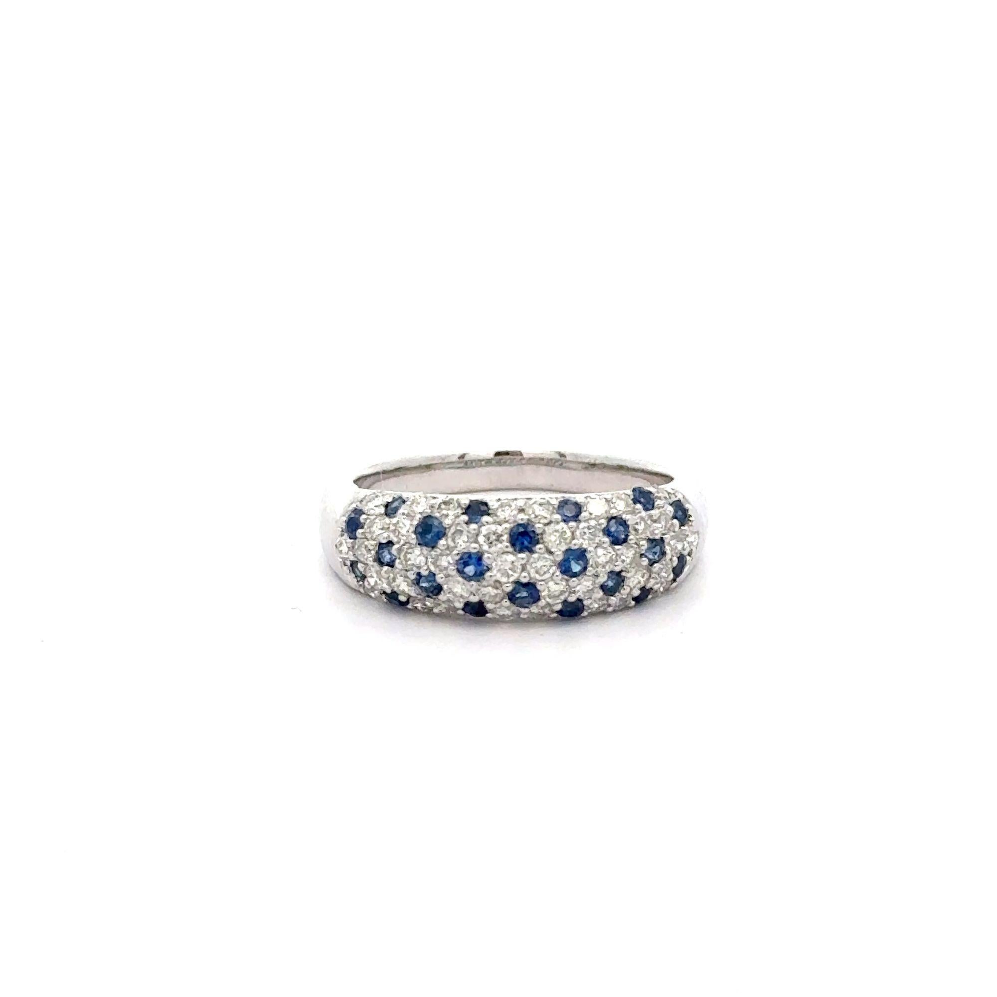 Round Cut 1.10 Carat Sapphire and Diamond Pave Cluster Platinum Band Ring For Sale