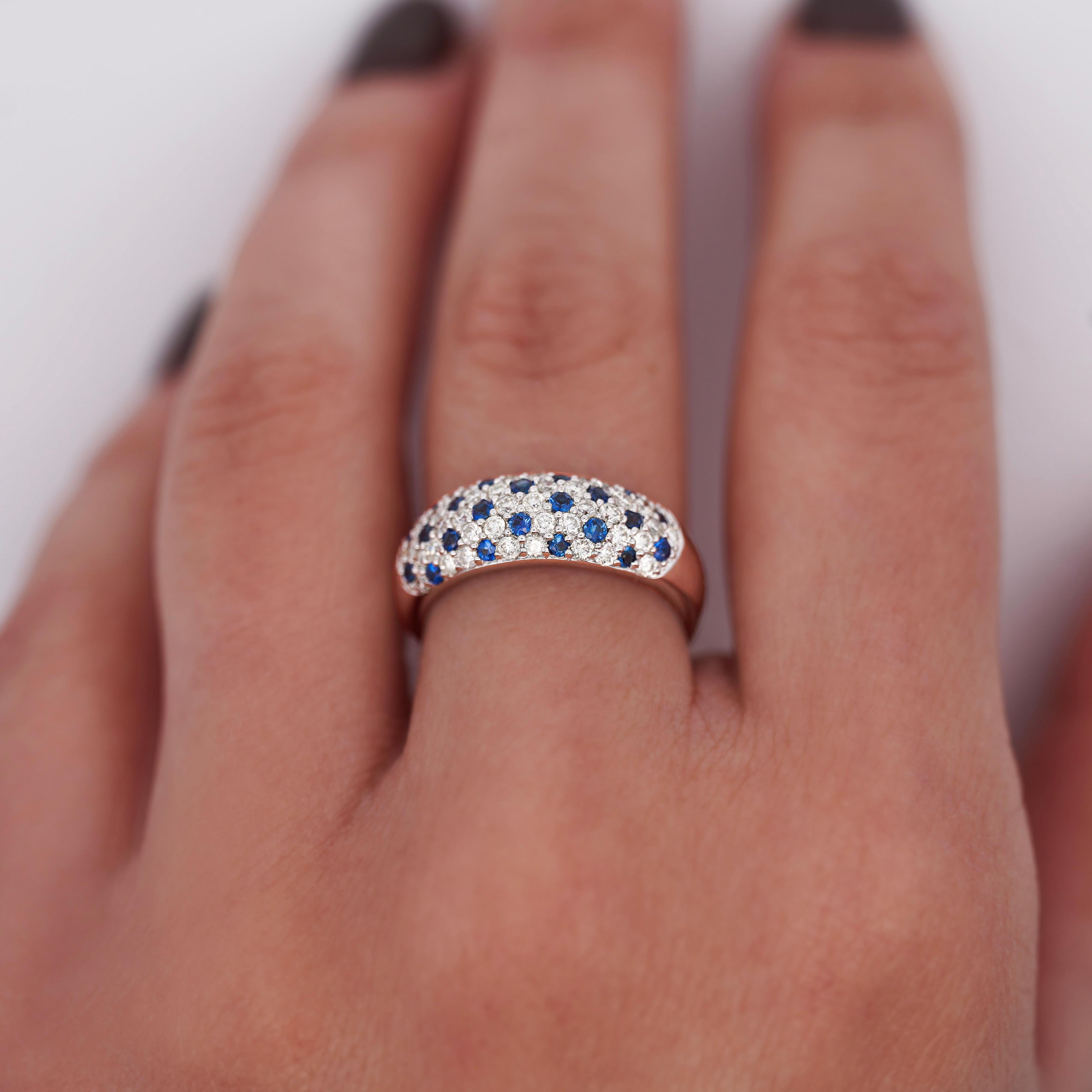 1.10 Carat Sapphire and Diamond Pave Cluster Platinum Band Ring For Sale 3