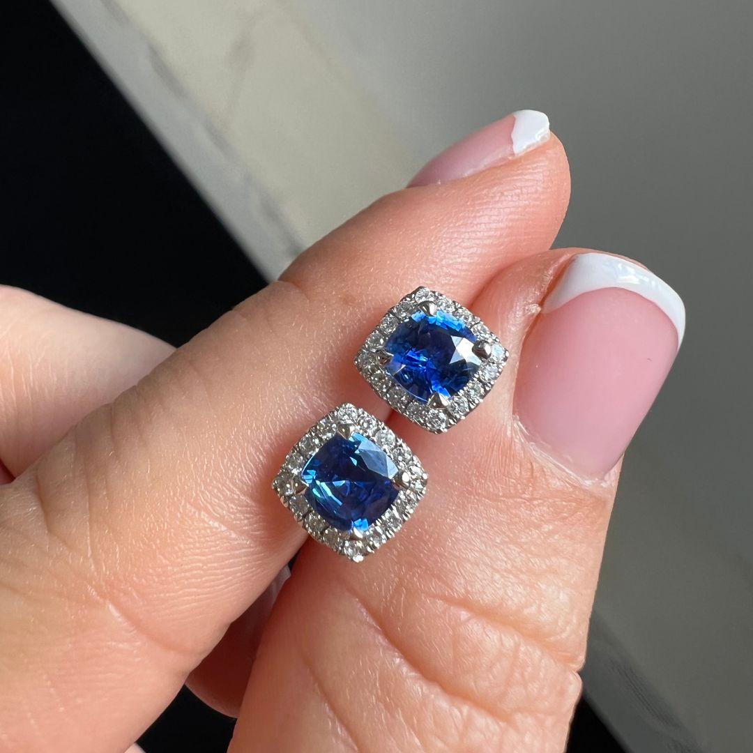 Sapphire Weight: 1.10 CTS
Measurements: 4.9mm
Diamond Weight: 0.19 CT
Metal: 18K White Gold
Shape: Cushion
Color: Vivid Blue
Hardness: 9
Birthstone: September