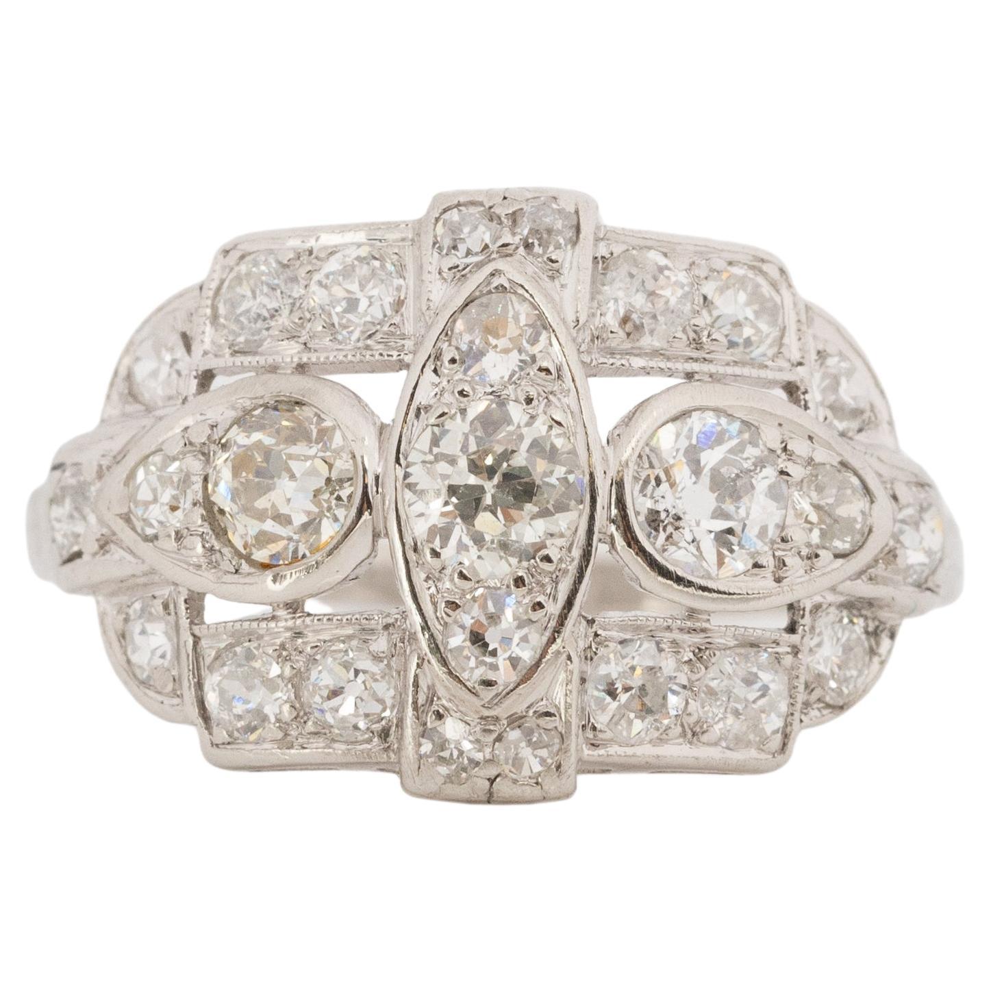 Bague de fiançailles Art déco en platine avec diamants d'un poids total de 1.10 carat