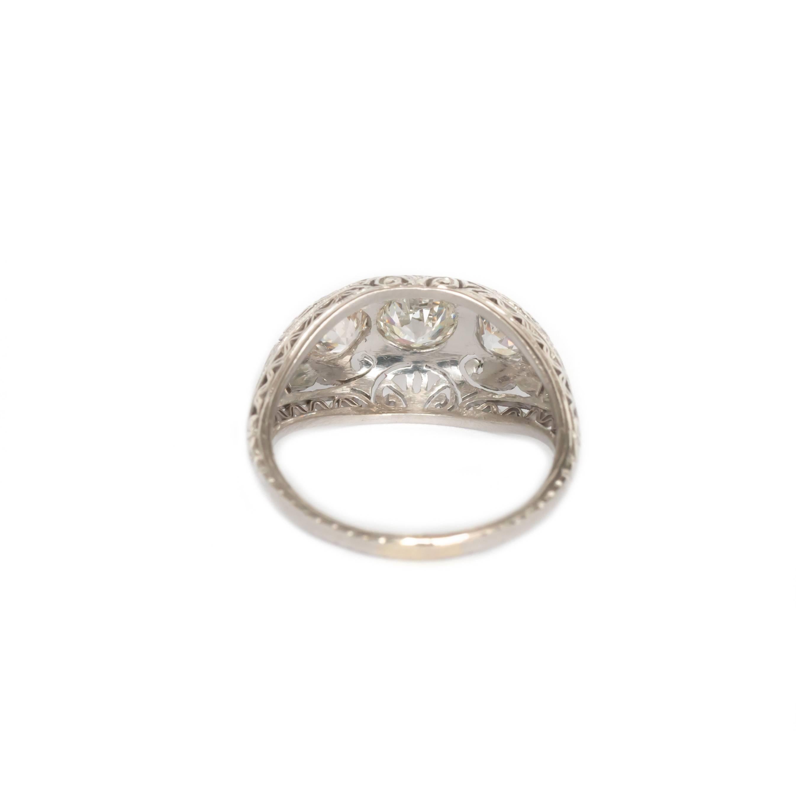 Edwardian 1.10 Carat Total Weight Platinum Diamond Engagement Ring For Sale