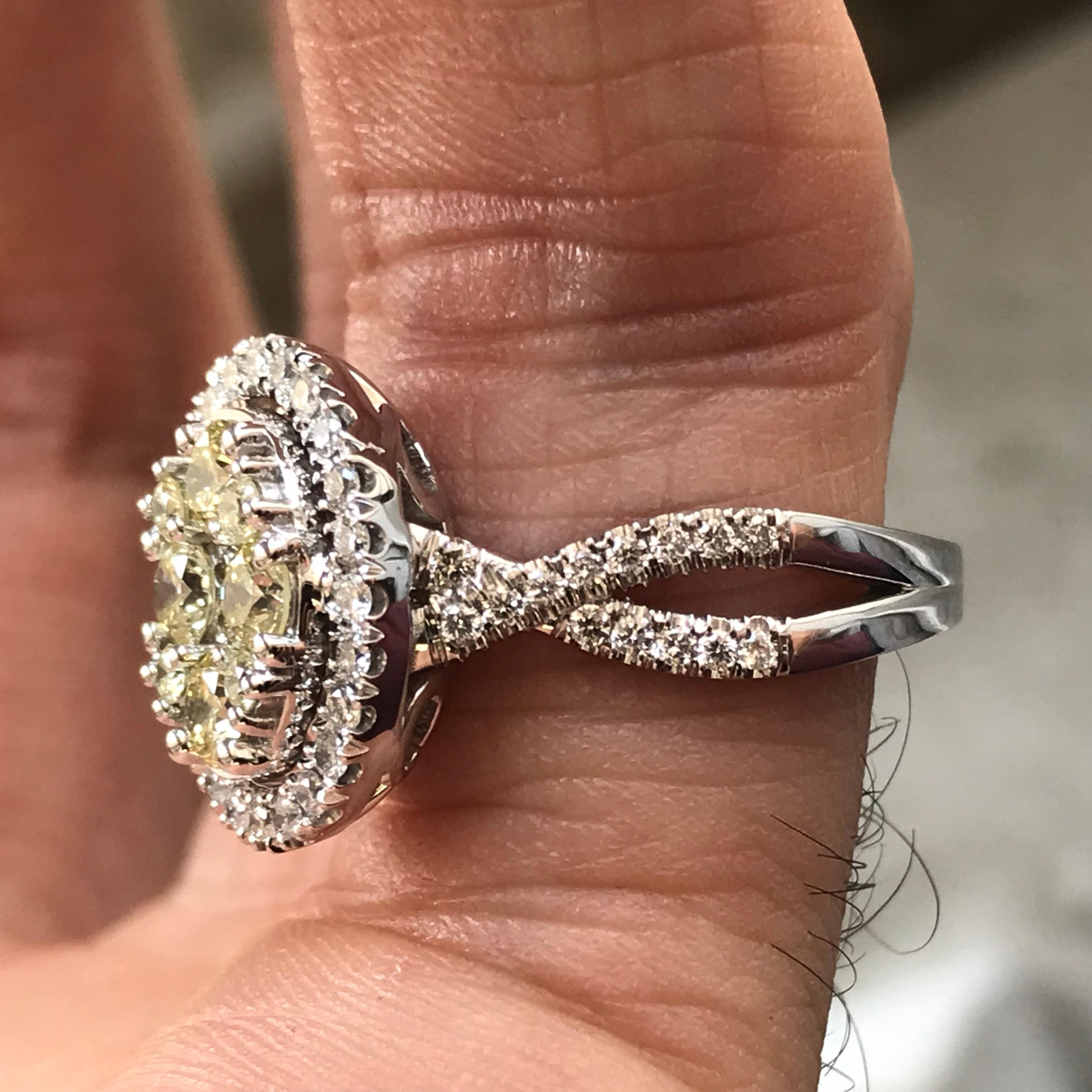 1.10 Carat TW Yellow and White Diamond Ring 14 Karat In New Condition For Sale In West Hollywood, CA