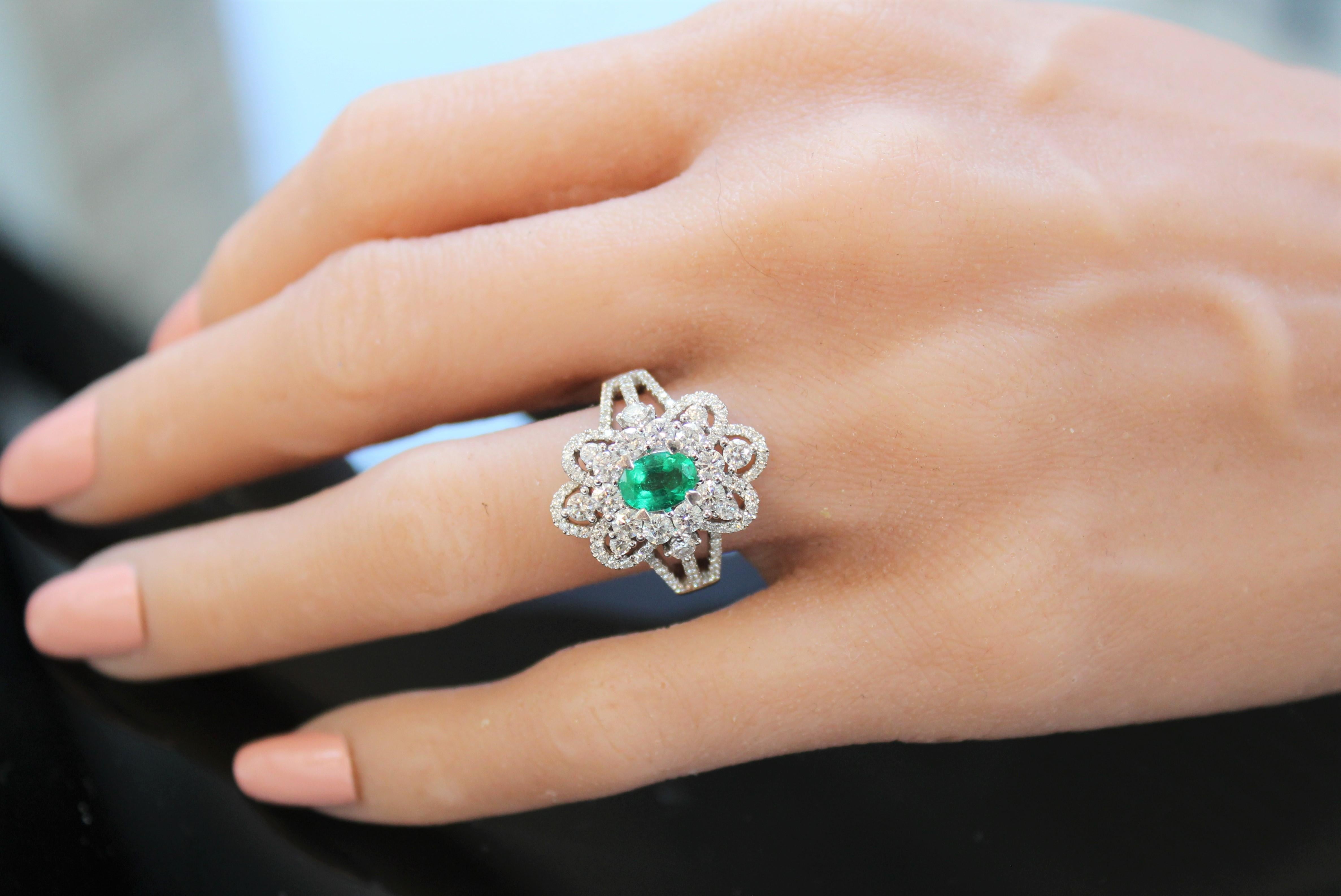 1.10 Carat Weight Emerald Gemstone & Round Fashion Diamond In 14K White Gold In New Condition For Sale In Chicago, IL