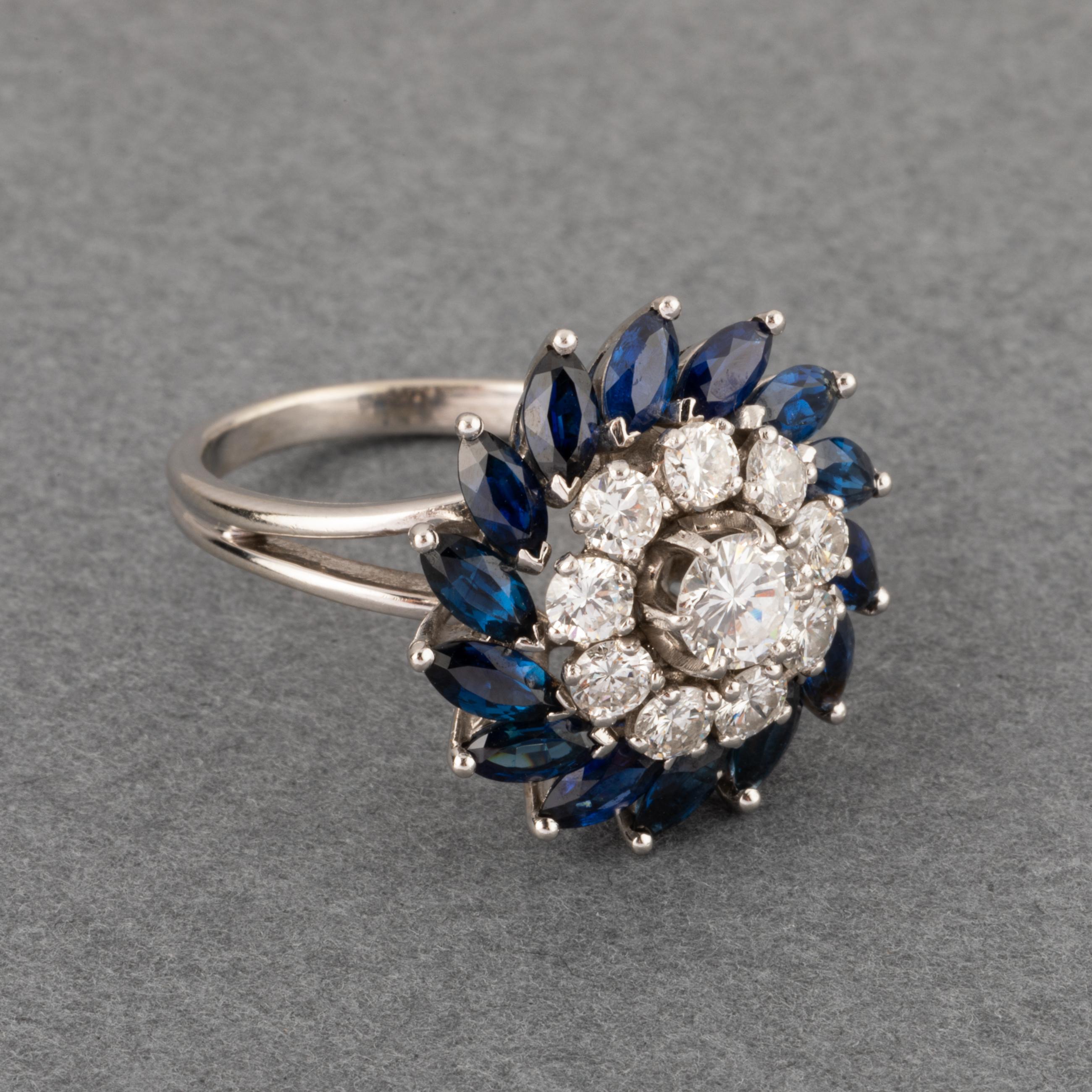 1,10 Karat Diamanten und Saphire Französischer Vintage-Ring (Rundschliff) im Angebot