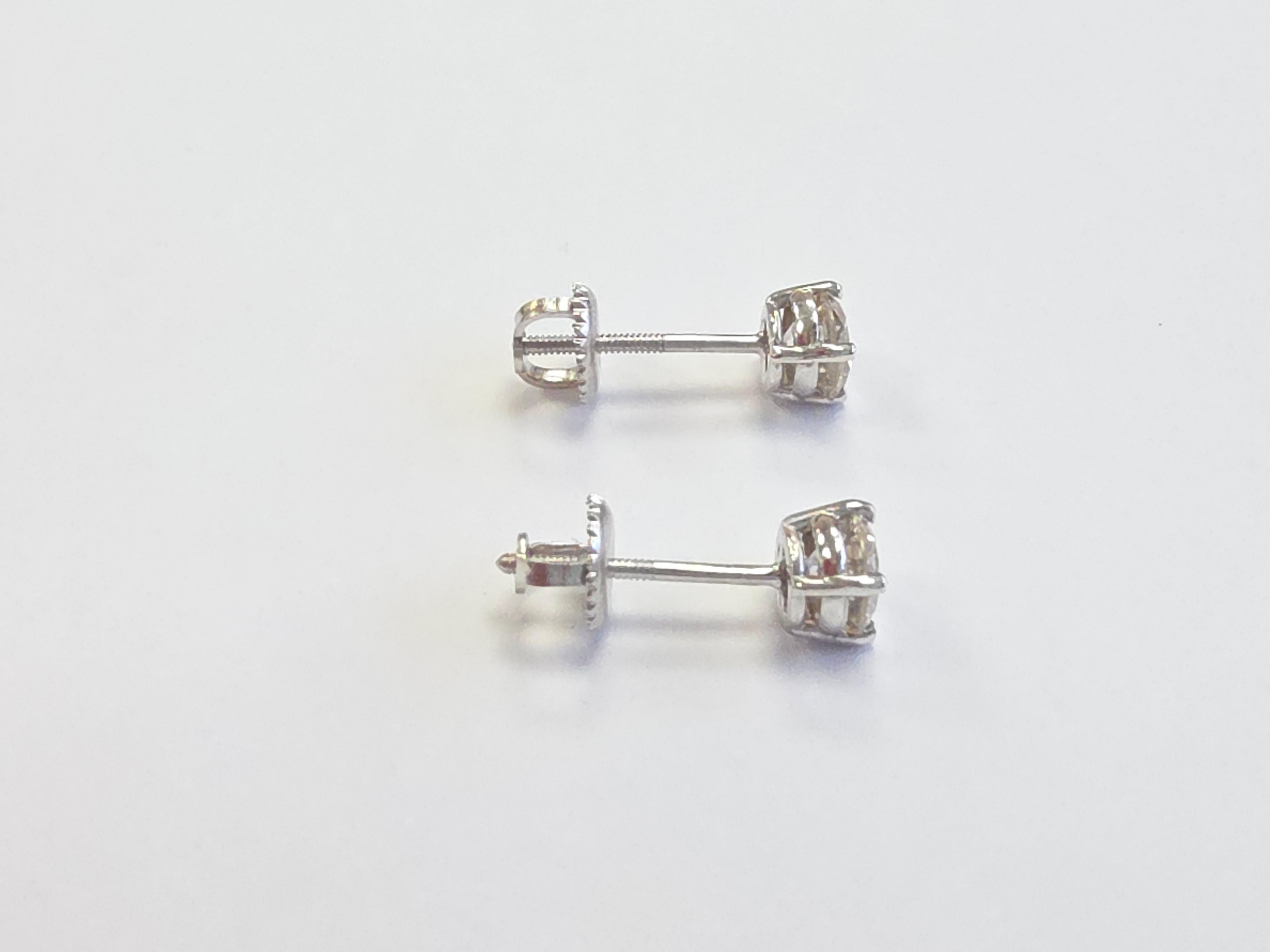 Round Cut 1.10 Carats Natural Diamond Round Shape Studs 14 Karat White Gold For Sale
