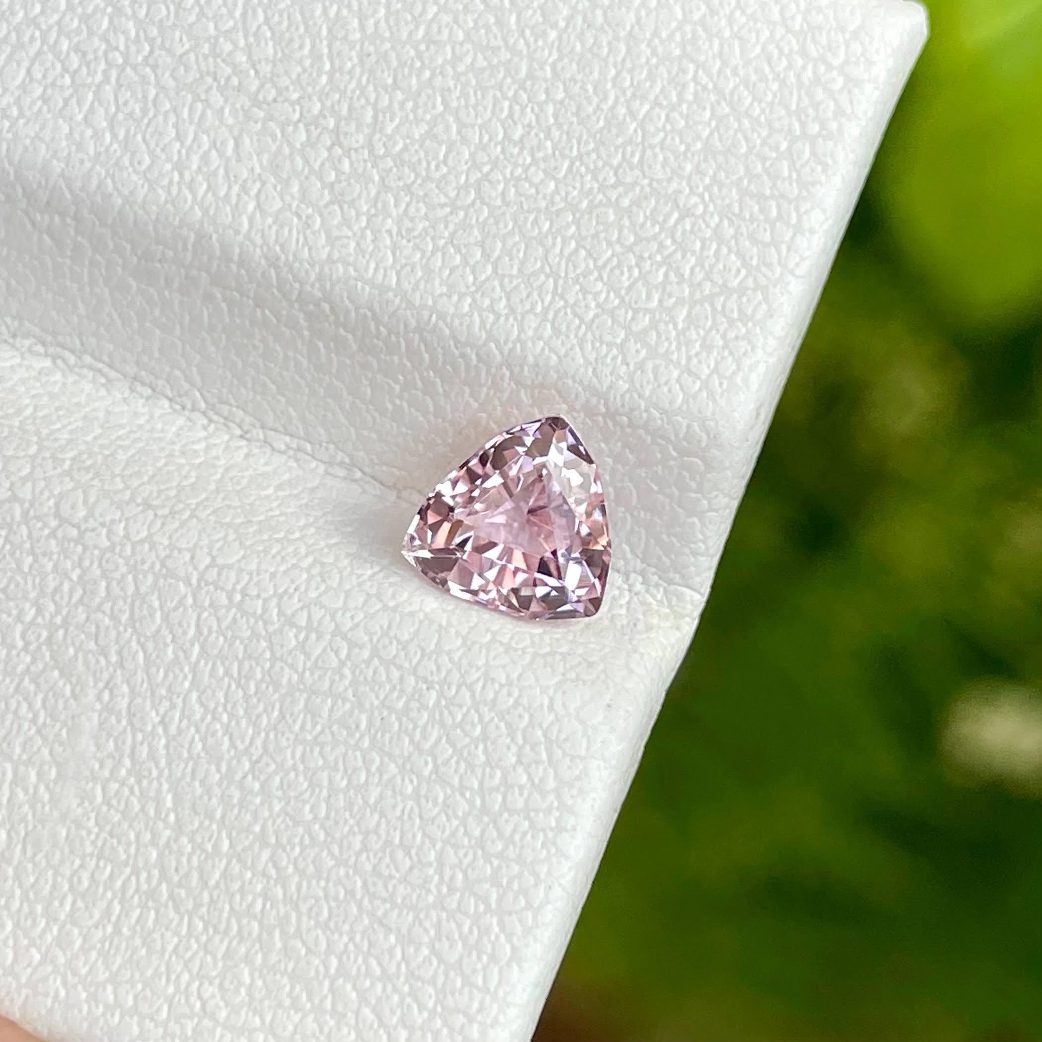 1,10 Quilates Turmalina Rosa Suelta Piedra Trillion Cut Natural Afghani Gemstone en Nuevo Estado en Bangkok, TH