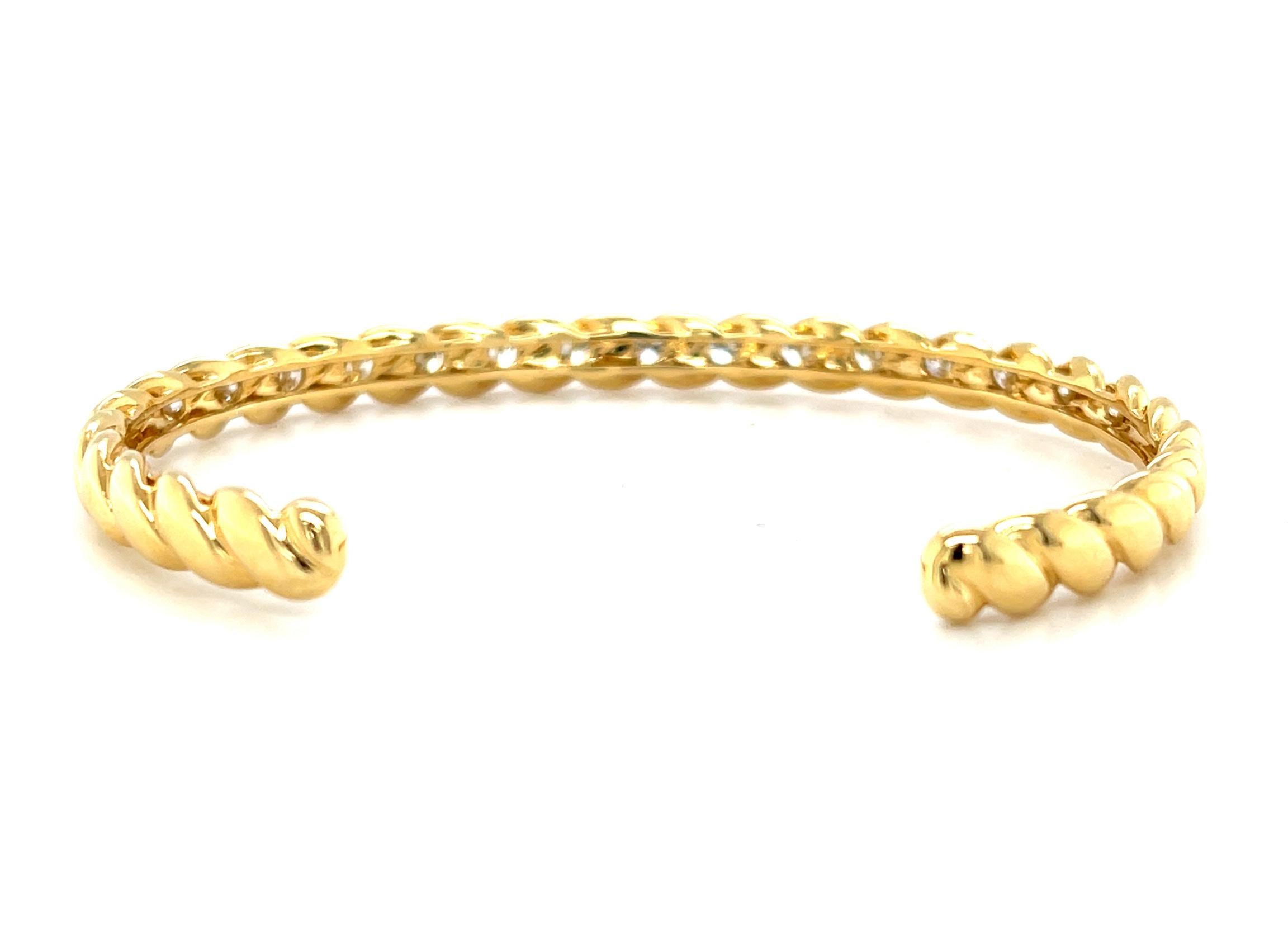Artisan Bracelet manchette en or jaune 18 carats avec diamants de 1,10 carat au total en vente
