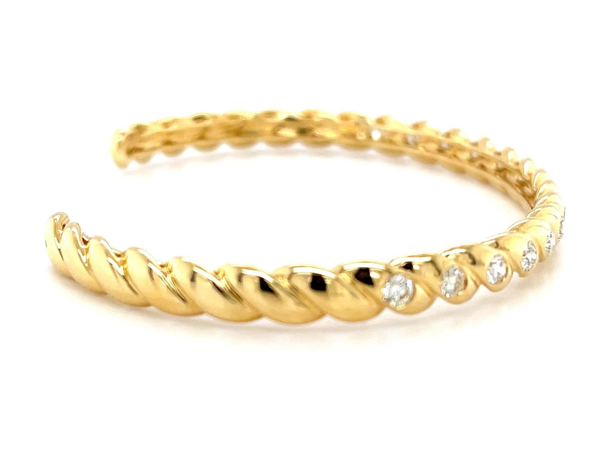 Bracelet manchette en or jaune 18 carats avec diamants de 1,10 carat au total en vente 2