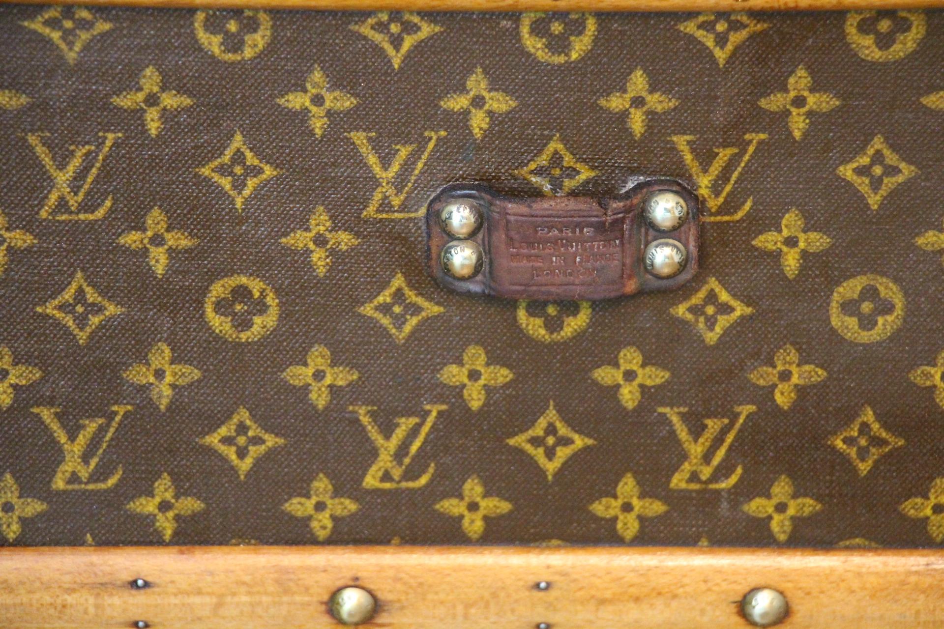 Louis Vuitton Trunk in Monogram, 110 cm Louis Vuitton Steamer Trunk In Good Condition In Saint-Ouen, FR