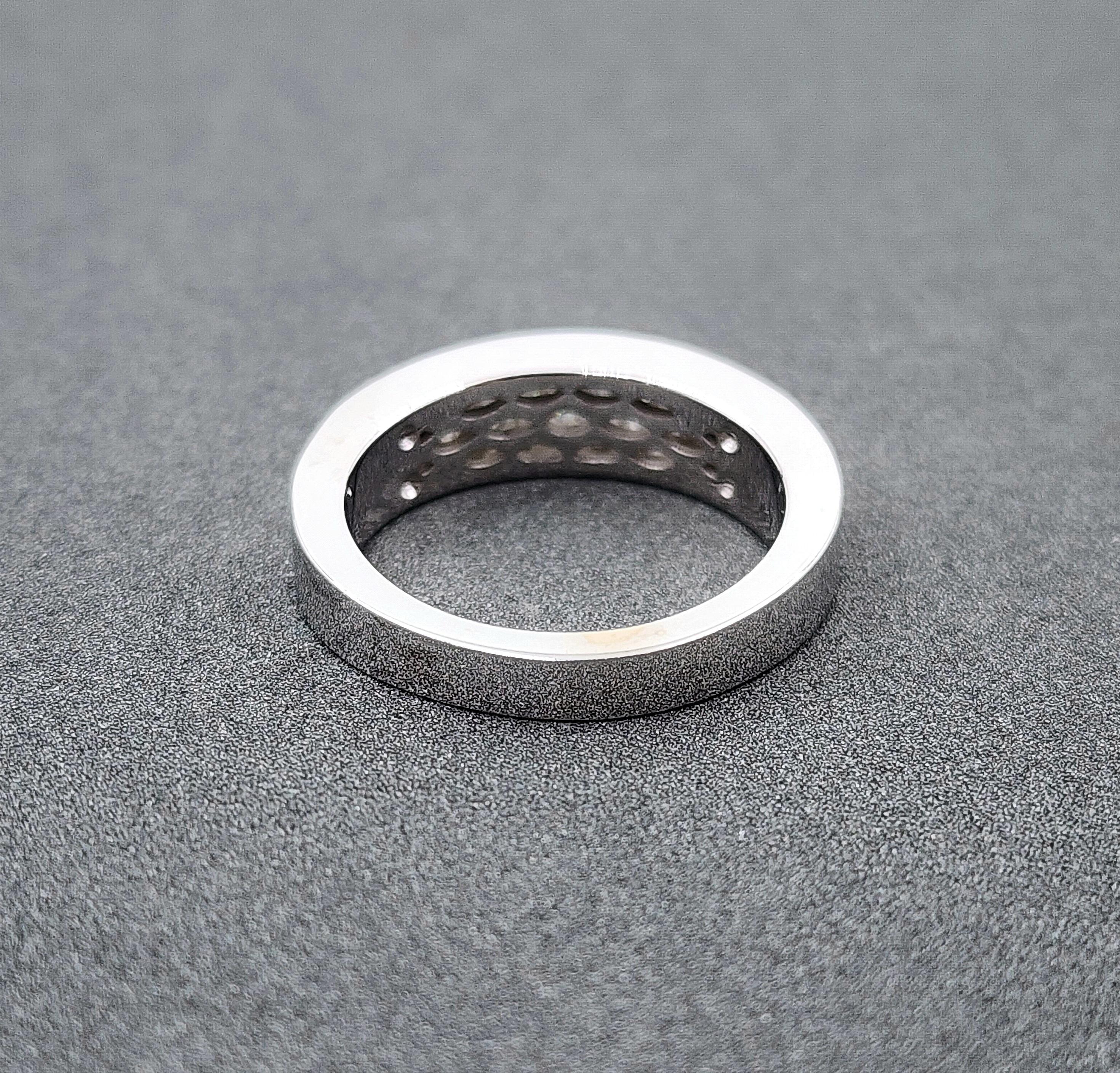 1.10 ct Baguette Diamond Band For Sale 1