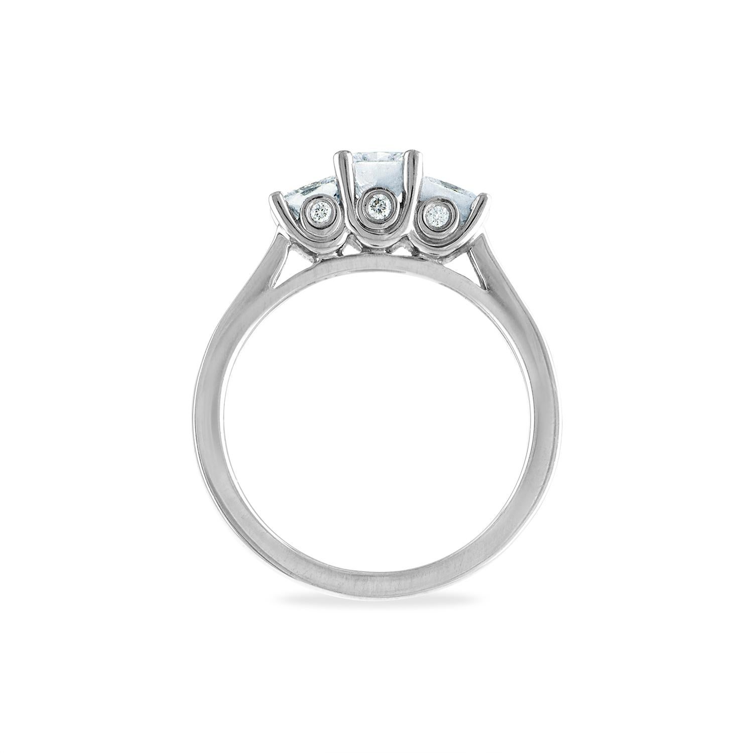 Contemporary 1.10 Carat Total Weight, Platinum Diamond Ring, Princess Cut Center Stones For Sale