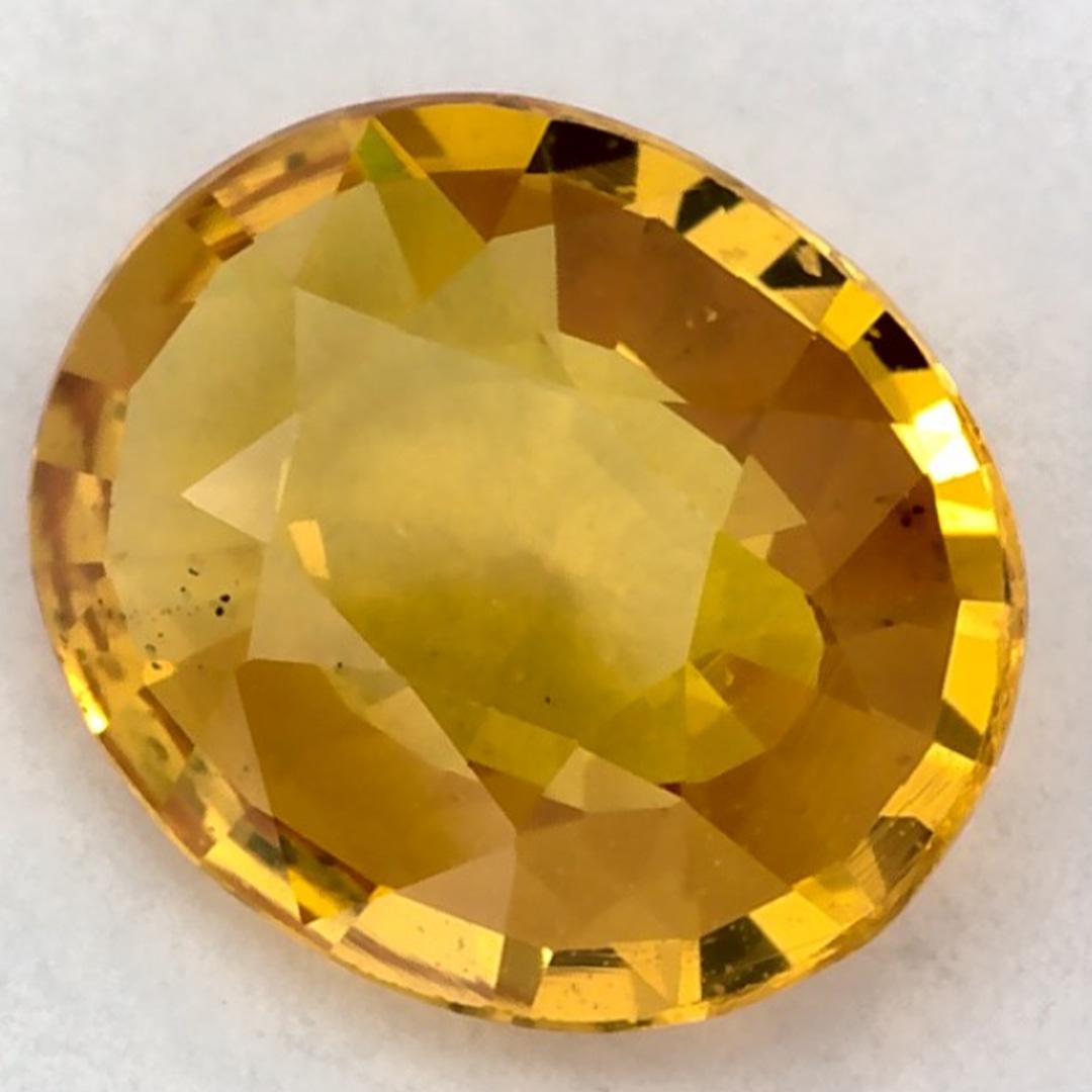 Questo zaffiro giallo naturale offre eleganza e raffinatezza. Con la sua ricca saturazione del colore e il taglio preciso, è il centro perfetto per un anello di fidanzamento o un design di gioielli di lusso.

Questo zaffiro proviene dallo Sri Lanka