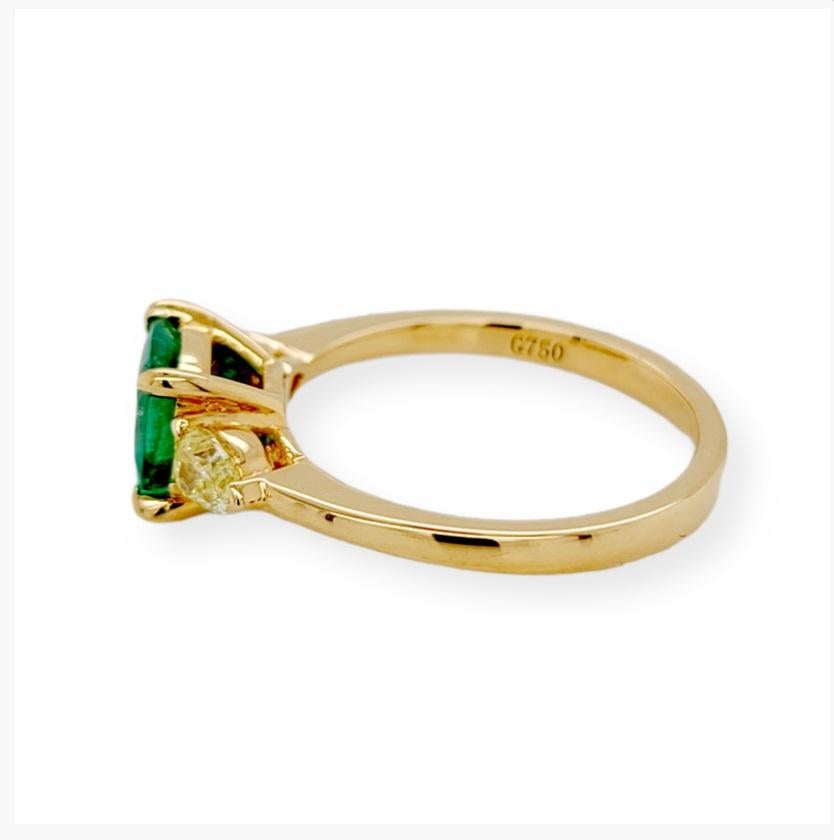 1.10 Ct Zambian Emerald & 0.46 Ct Diamonds in 18k Yellow Gold Engagement Ring For Sale 1