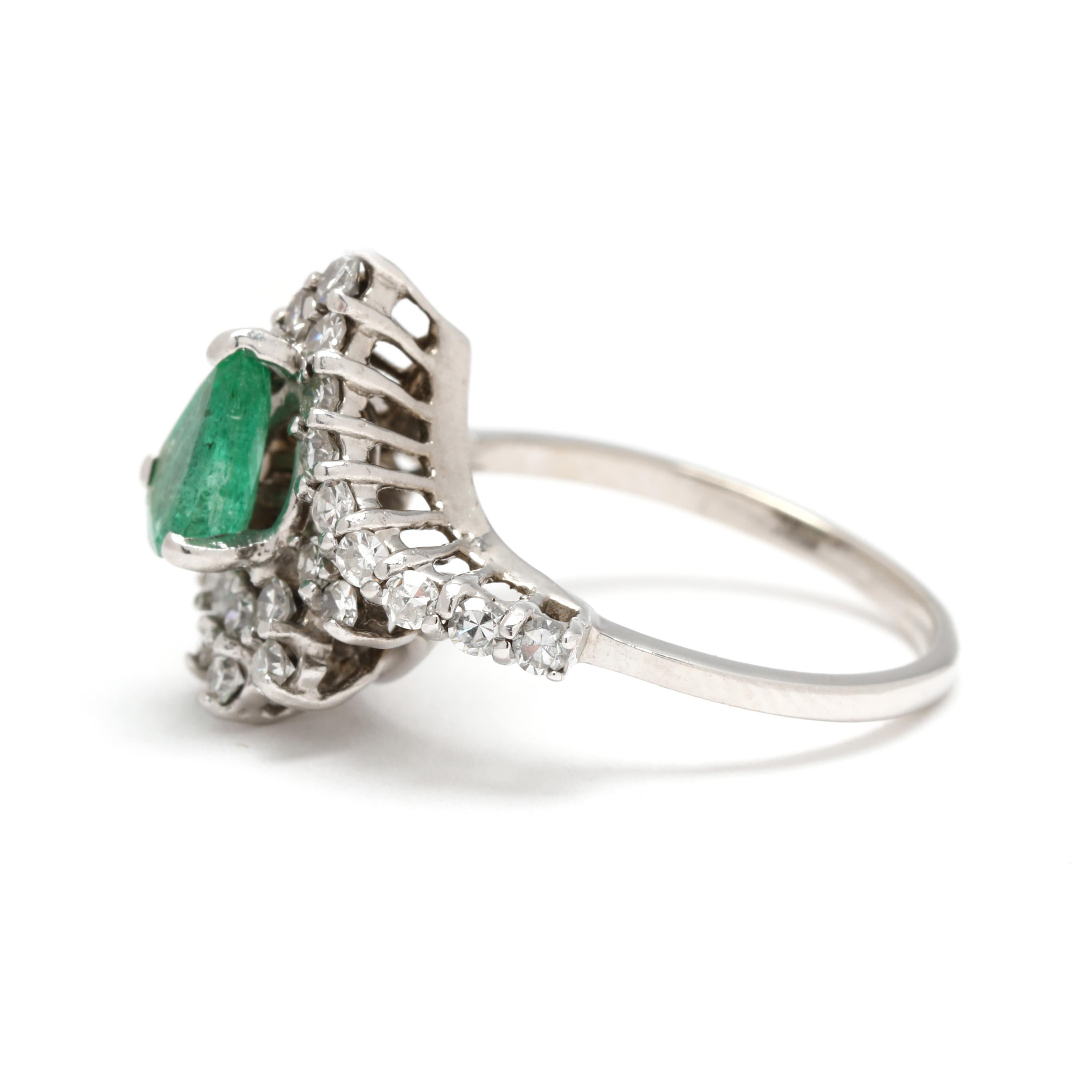 Bague grappe de diamants et d'émeraudes de 1,10 carat, or blanc 14 carats, taille 5,25 Bon état - En vente à McLeansville, NC