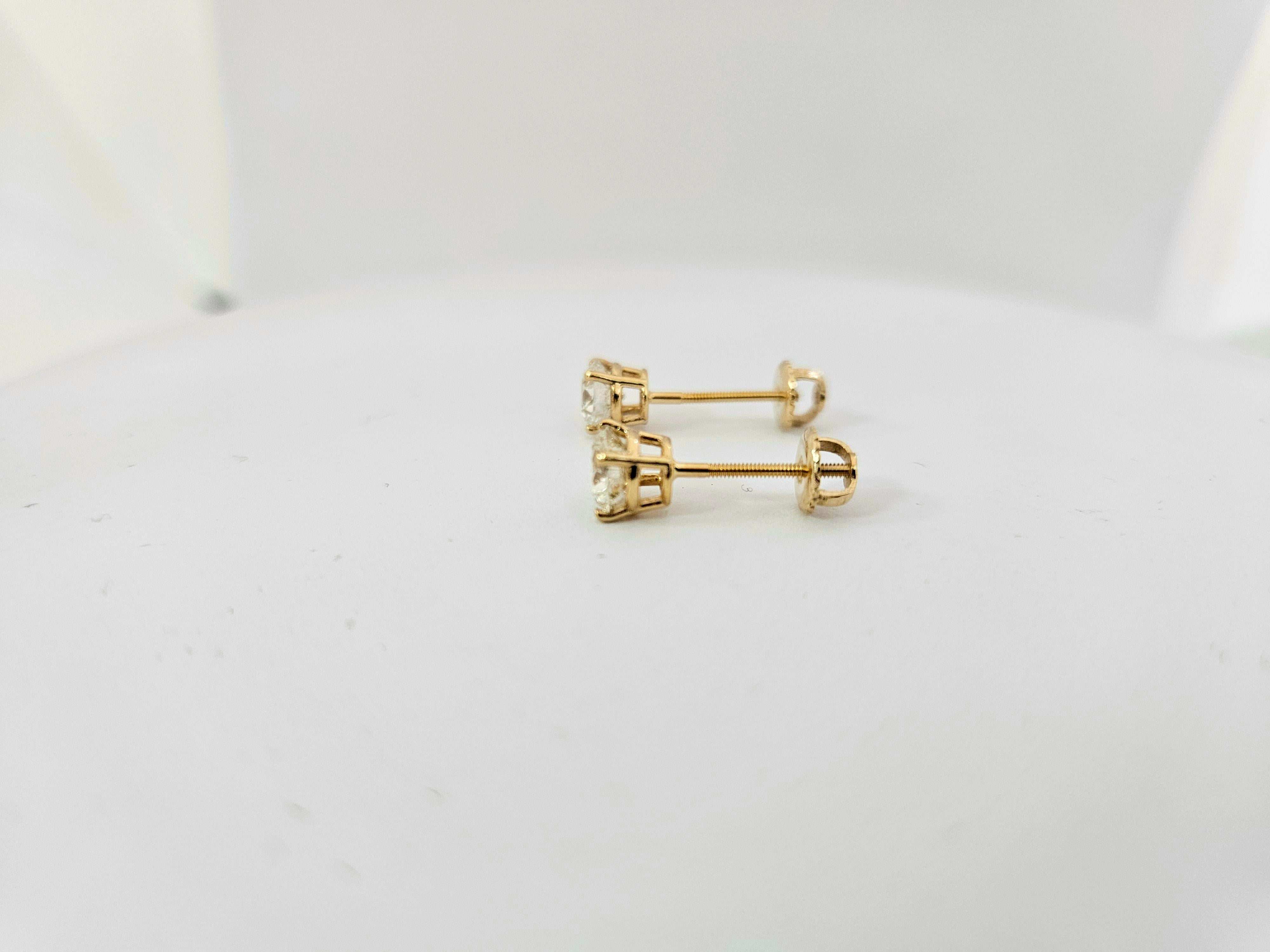 Round Cut 1.10 Ctw Natural Diamond Round Sqrue back Studs 14K Yellow Gold For Sale