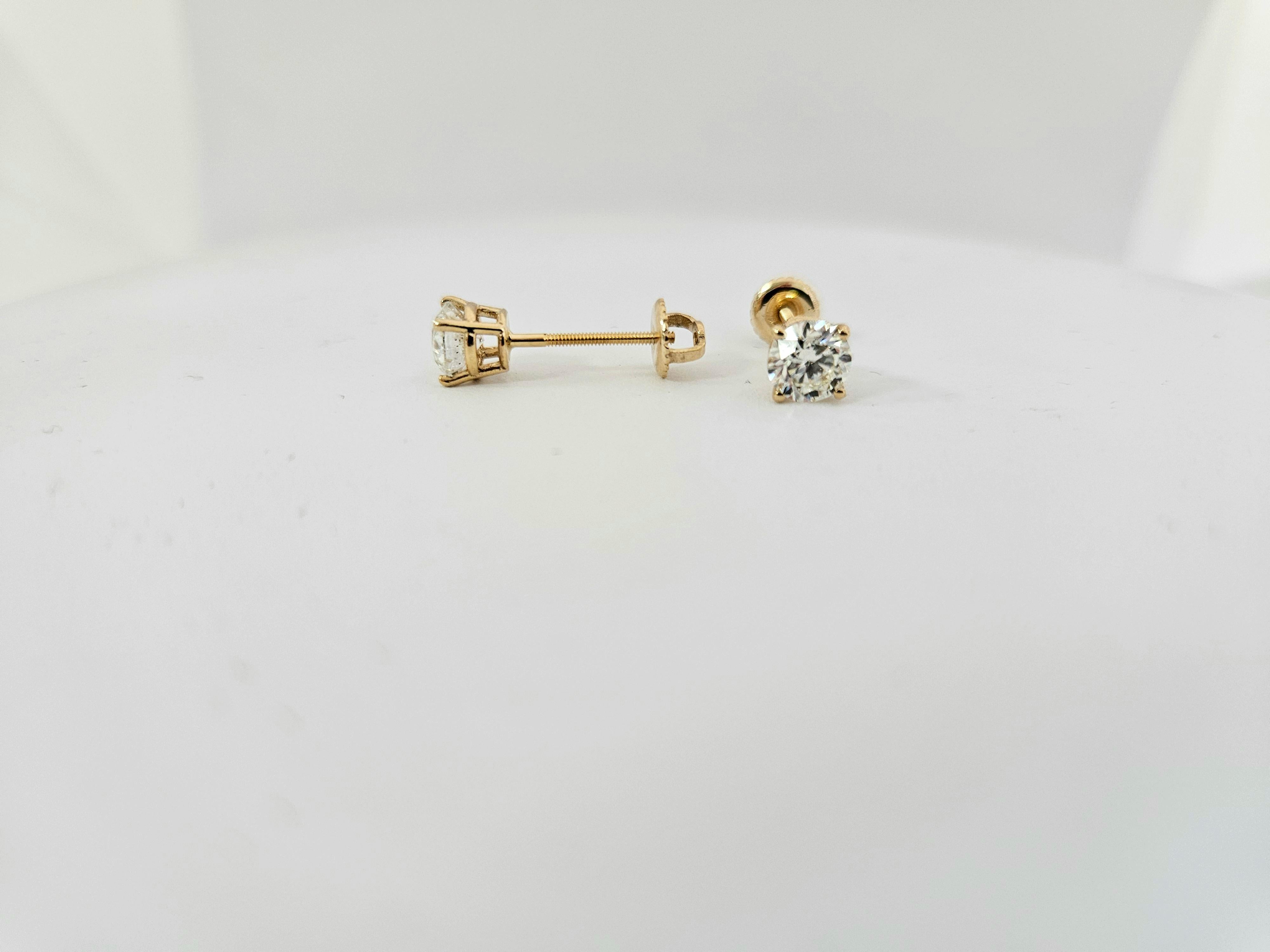 Women's or Men's 1.10 Ctw Natural Diamond Round Sqrue back Studs 14K Yellow Gold For Sale
