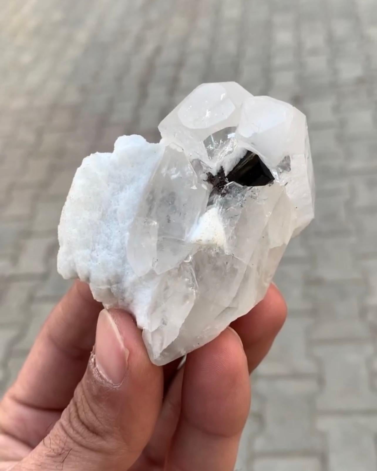 Couple de cristaux morganites de 110 grammes avec cercle sur quartz du Pakistan en vente 5