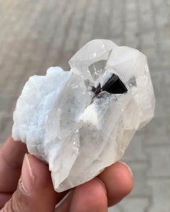 Pareja De 110 Gramos De Cristales De Morganita Con Schorl Sobre Cuarzo De Pakistán