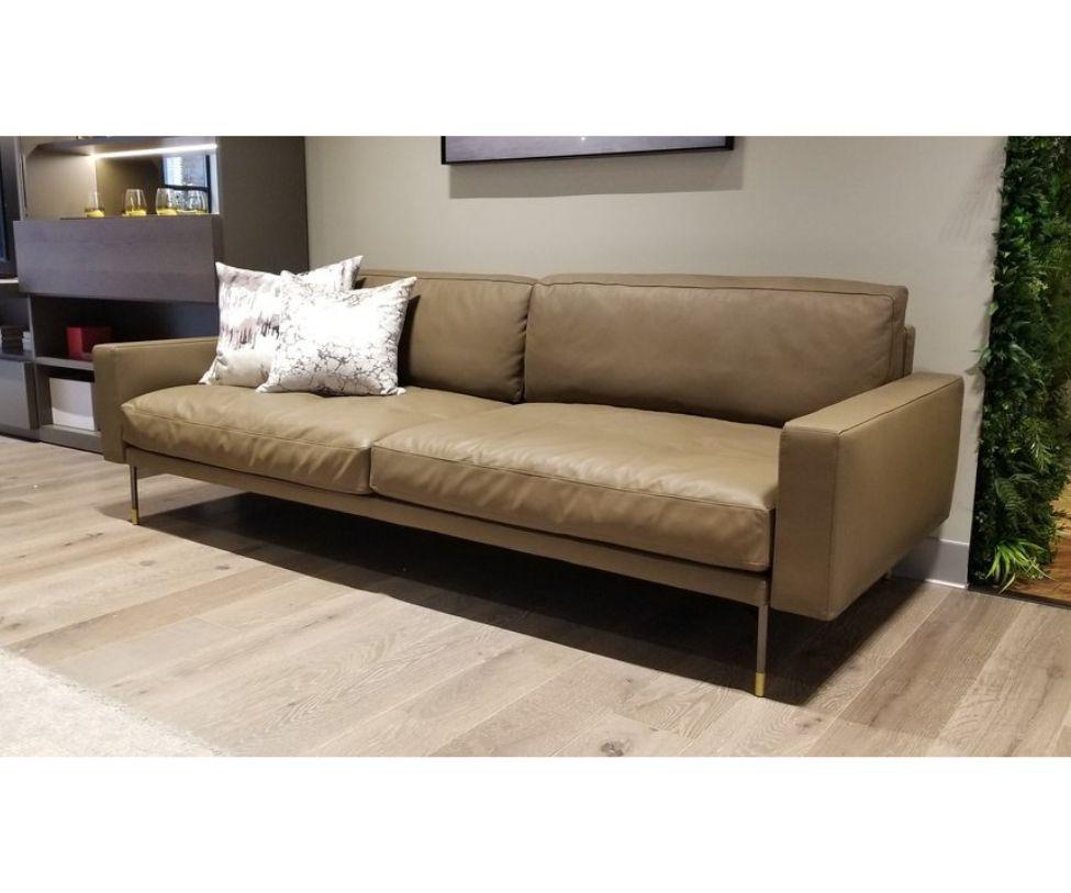 110 Modern Leather Sofa by Vibieffe In Excellent Condition In Boston, MA