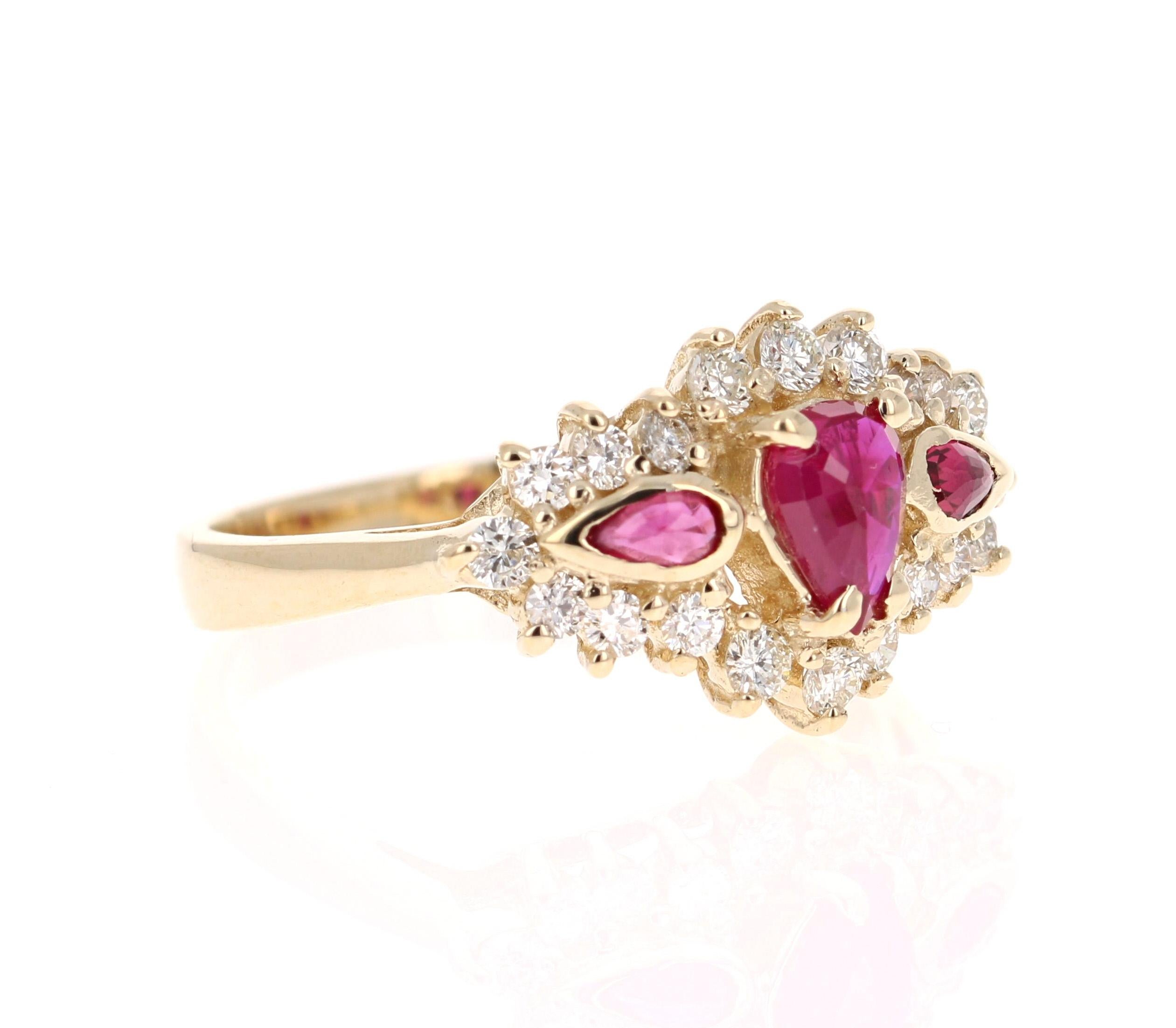Einfach schöner Rubin-Diamant-Ring mit 3 birmanischen Rubinen im Birnenschliff mit einem Gewicht von 0,63 Karat.  Es gibt 20 Diamanten im Rundschliff mit einem Gewicht von 0,48 Karat. Das Gesamtkaratgewicht des Rings beträgt 1,10 Karat. Die Reinheit