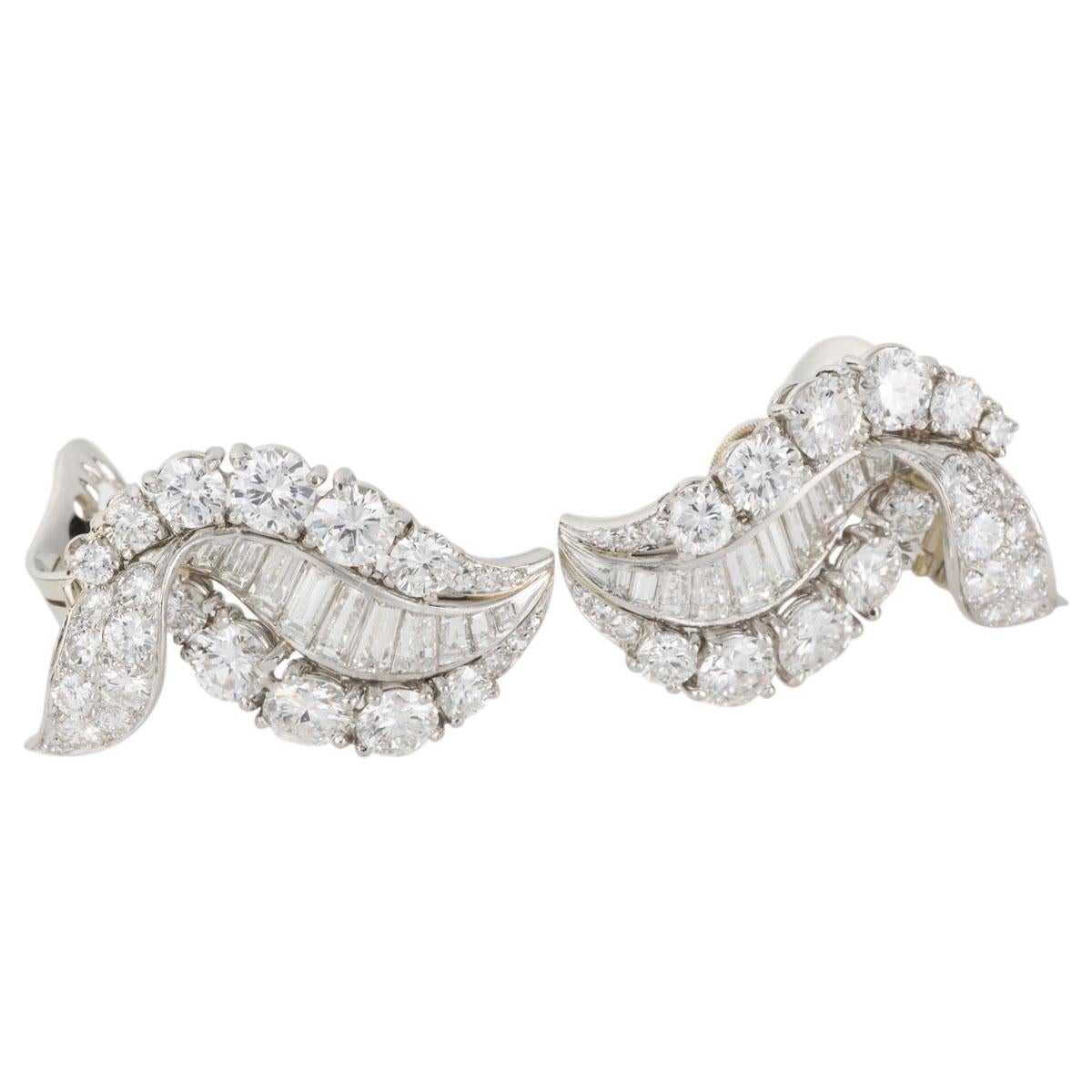 Contemporary 11.00 Carat Diamond Swirl Cocktail Day Night Ear Clips For Sale