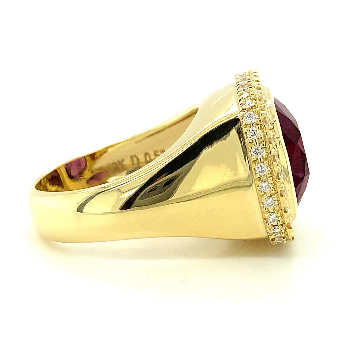 Brilliant Cut 11.00 Carat Natural Neon Purple Garnet Diamond 18K Yellow Gold Ring For Sale