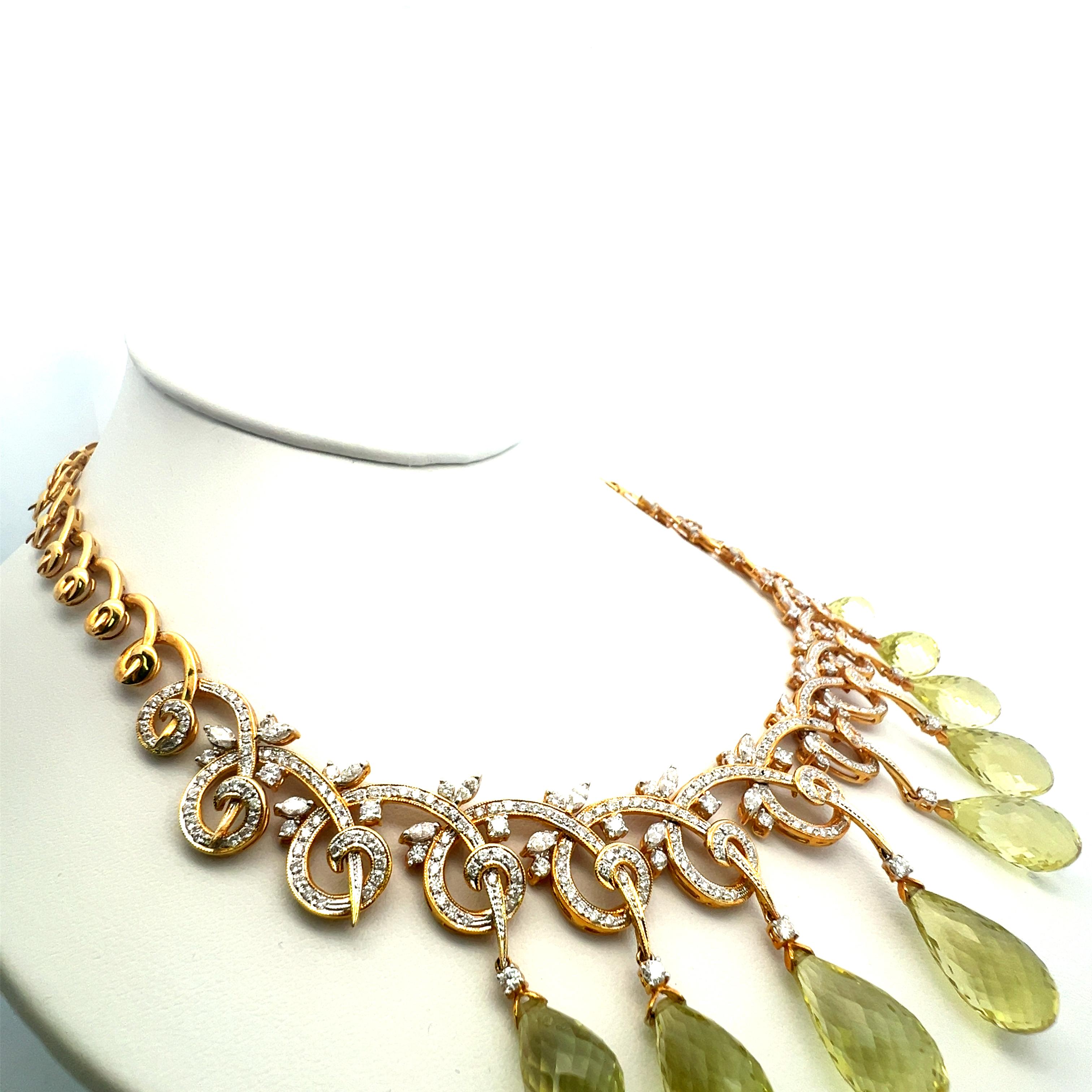 11.00 Carat Round Brilliant Diamond 18 Karat Yellow Gold Statement Necklace (Collier en or jaune 18 carats) Bon état - En vente à New York, NY