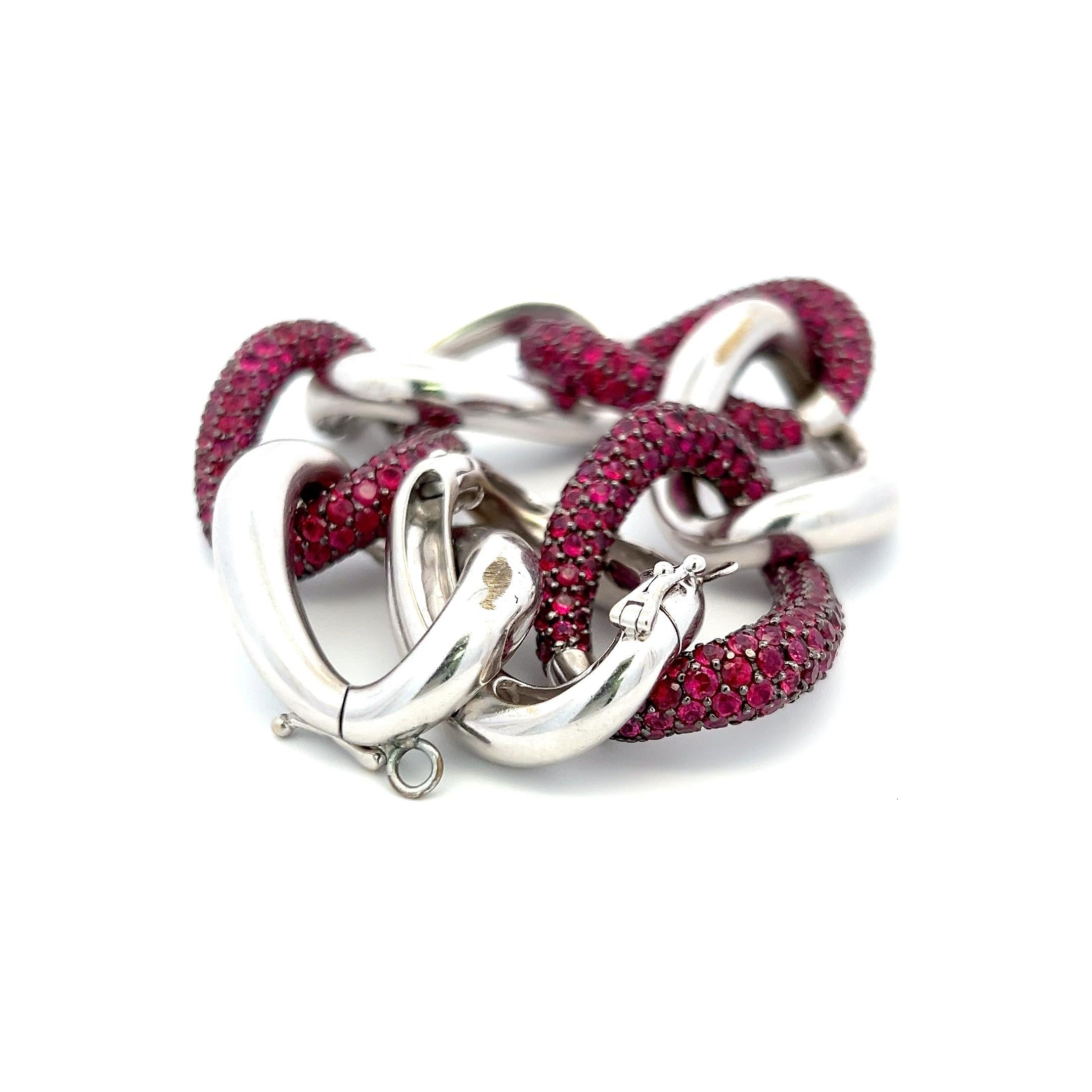 Taglio brillante Rubino rotondo da 11,00 carati 107,20 grammi Bracciale A Link in oro bianco 18 carati in vendita