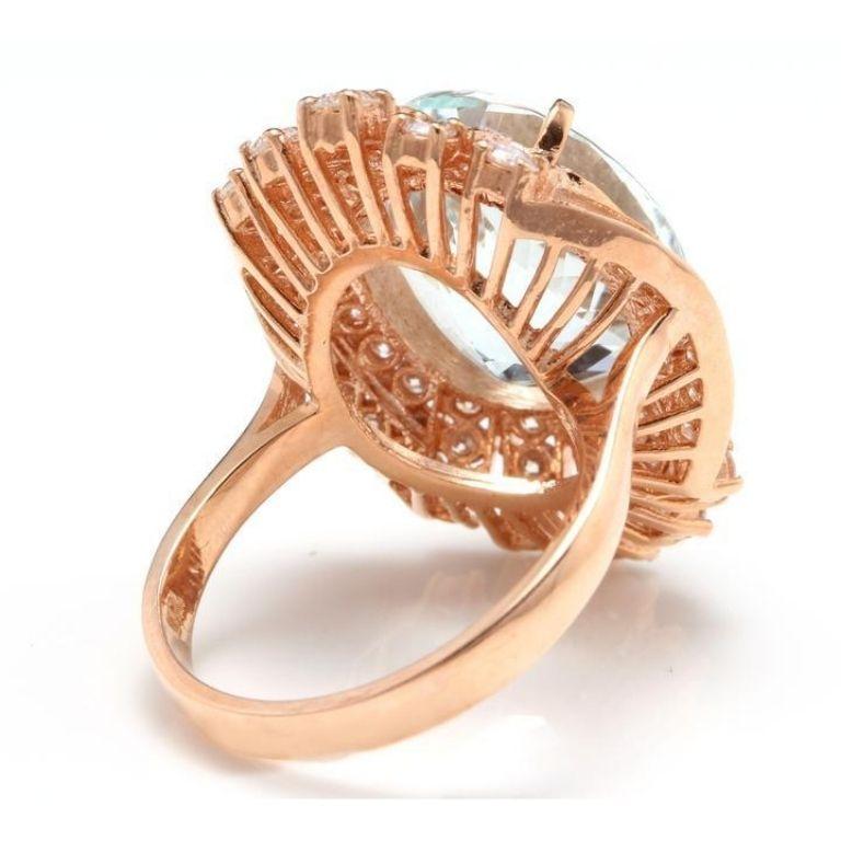 11.00 Carat Exquisite Natural Aquamarine and Diamond 14 Karat Solid Gold Ring In New Condition For Sale In Los Angeles, CA