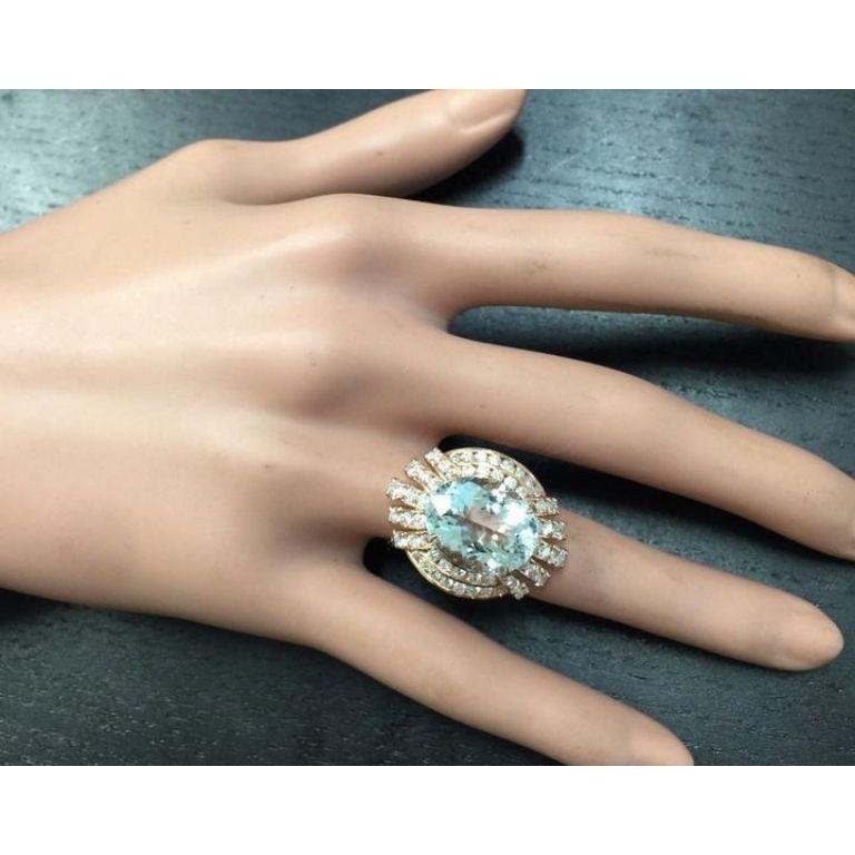 11.00 Carat Exquisite Natural Aquamarine and Diamond 14 Karat Solid Gold Ring For Sale 1
