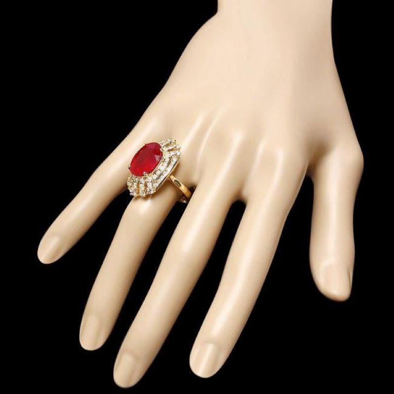 11.00 Carats Natural Red Ruby and Diamond 14K Solid Yellow Gold Ring In New Condition For Sale In Los Angeles, CA