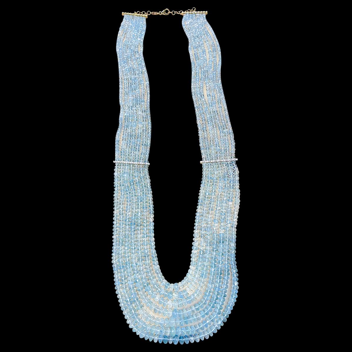 1100 Ct 6 Layer Natural Aquamarine Bead Necklace 14 Kt Gold and Diamond Necklace In Excellent Condition For Sale In New York, NY
