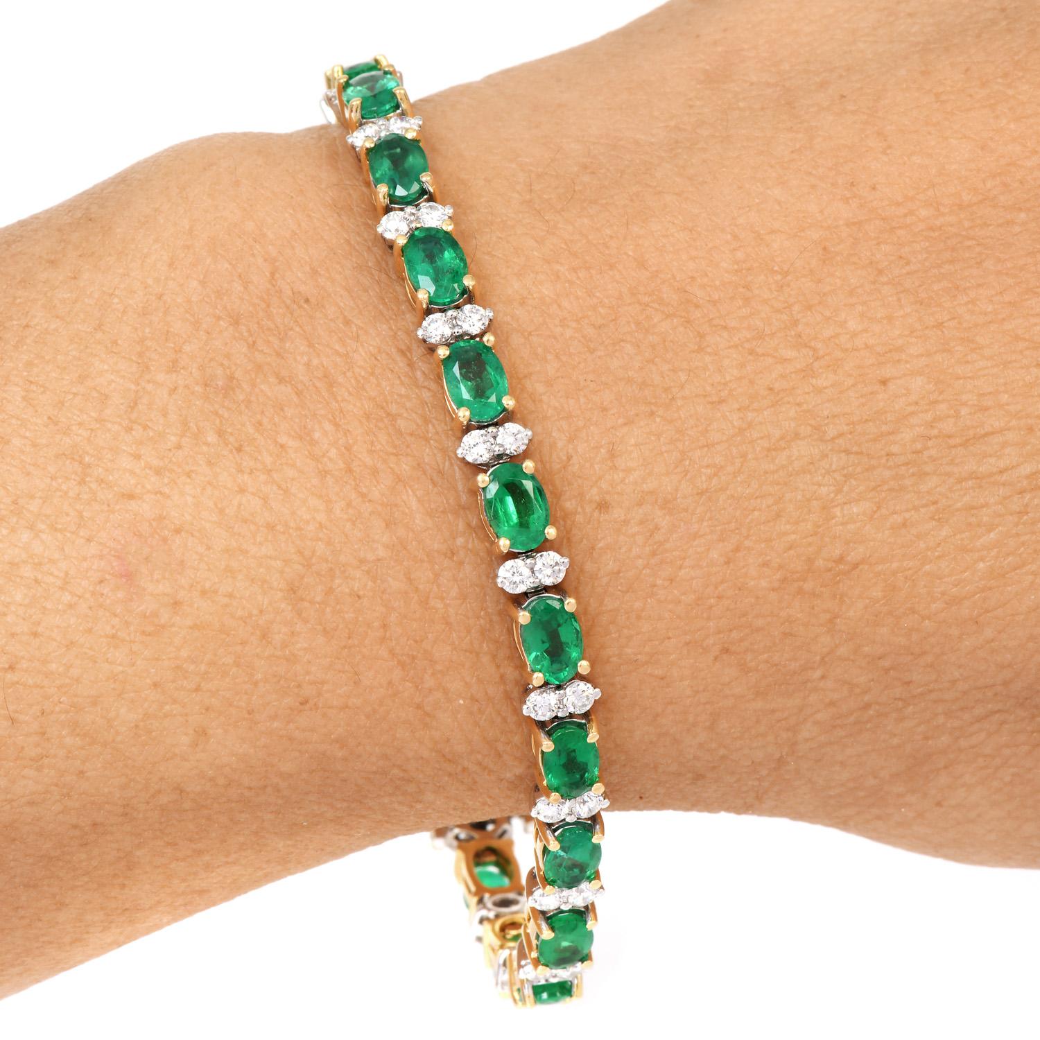 Modern 11.00ct Emerald Diamond 18K Yellow Gold Tennis Line Link Bracelet For Sale