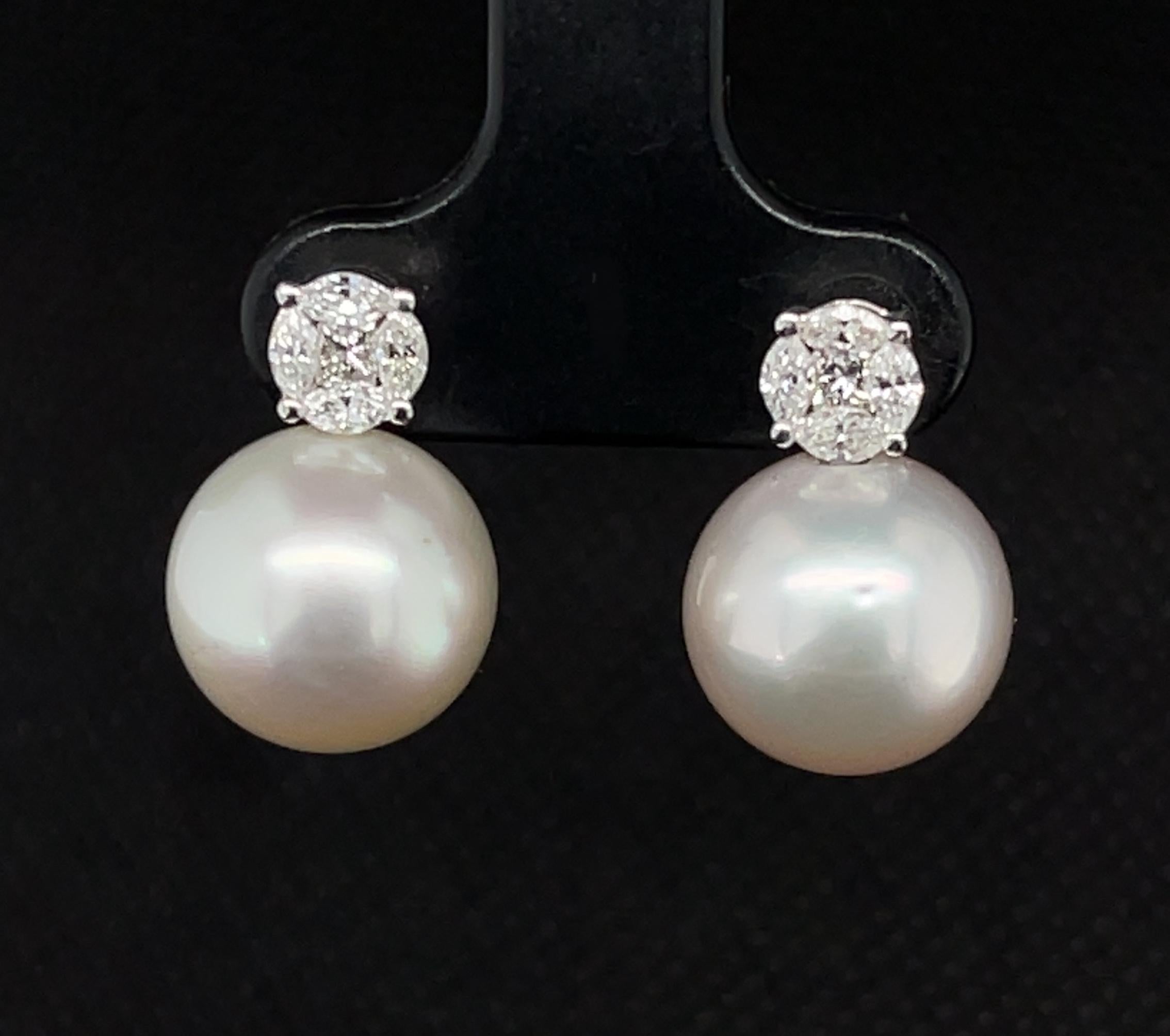 White South Sea Pearl, .42 Carat Total Diamond, White Gold Drop Earrings In New Condition In Los Angeles, CA