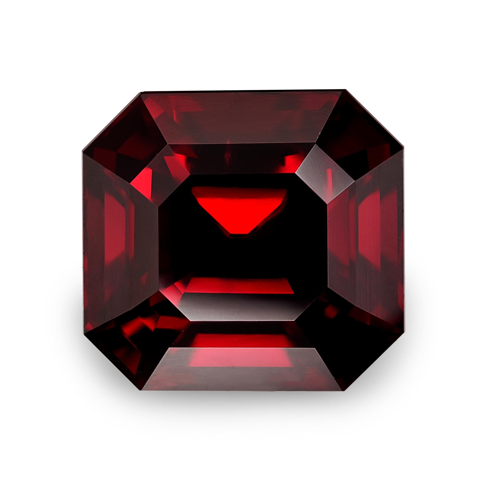 11.01 Carats Garnet  In New Condition For Sale In Los Angeles, CA