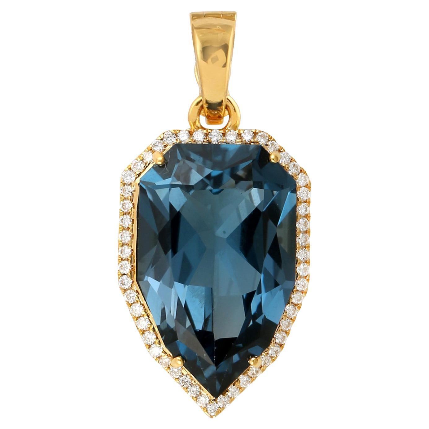 Collier pendentif en or 14k avec topaze bleue et diamant 11,02ct en vente