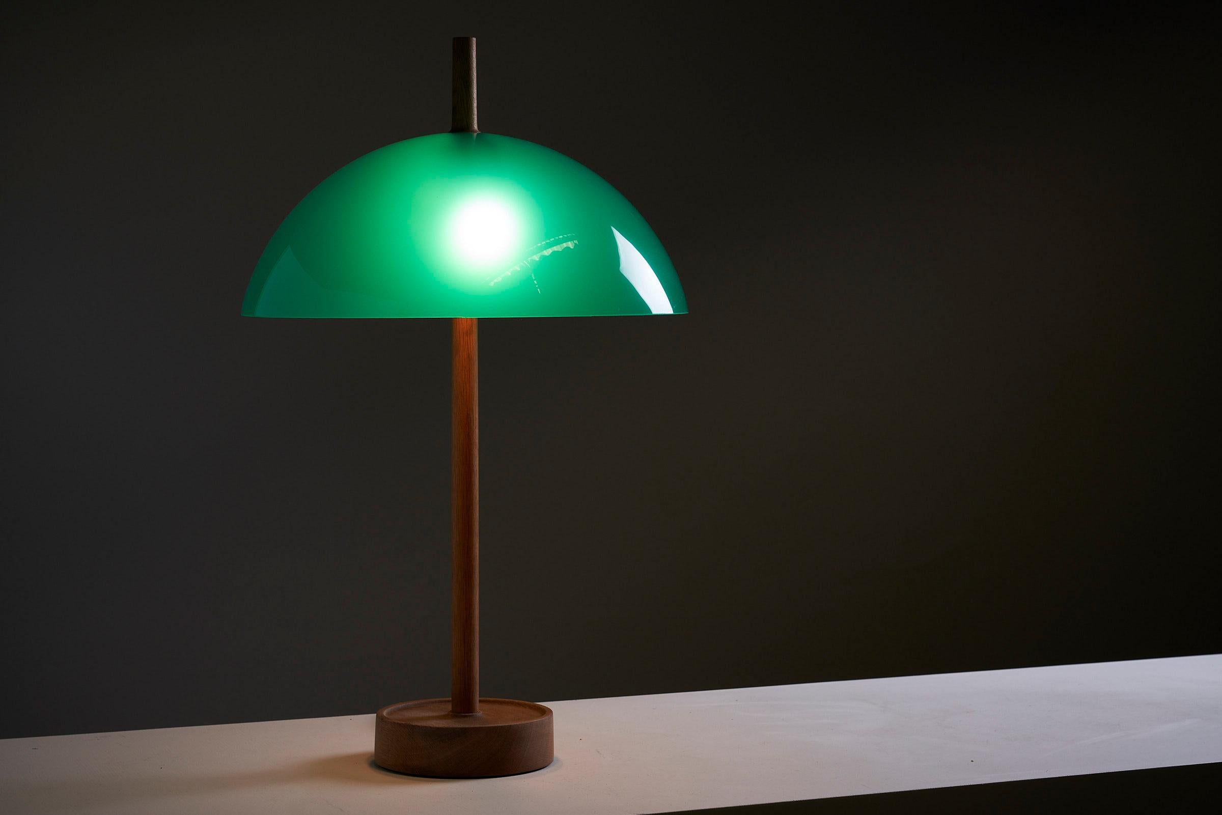 Mid-Century Modern La lampe de bureau 1103 de Luxus Suède en vente