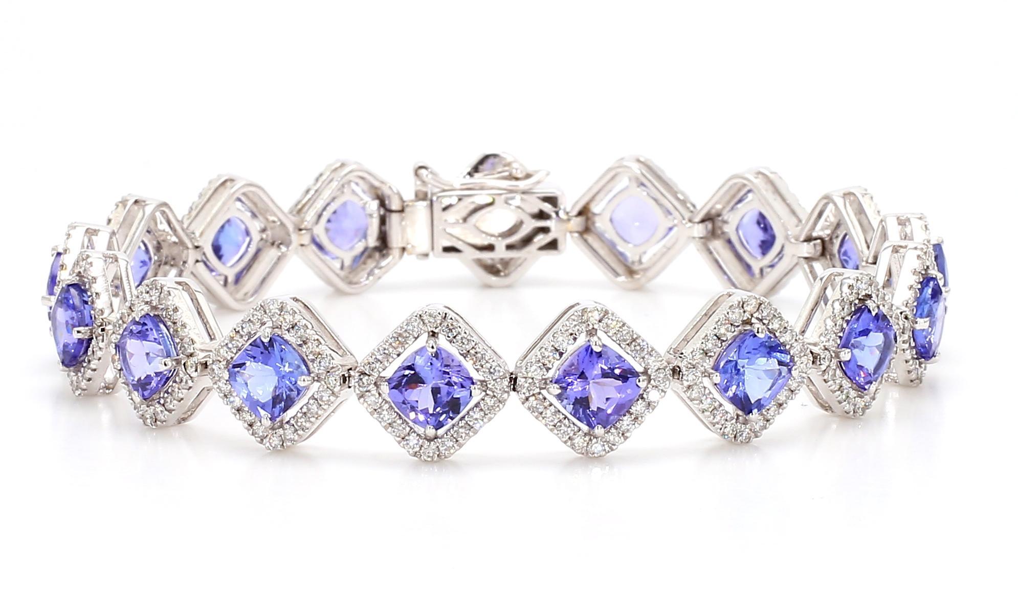 11.04 Carat Tanzanite and Diamond Bracelet in 18K Gold In New Condition For Sale In New York, NY