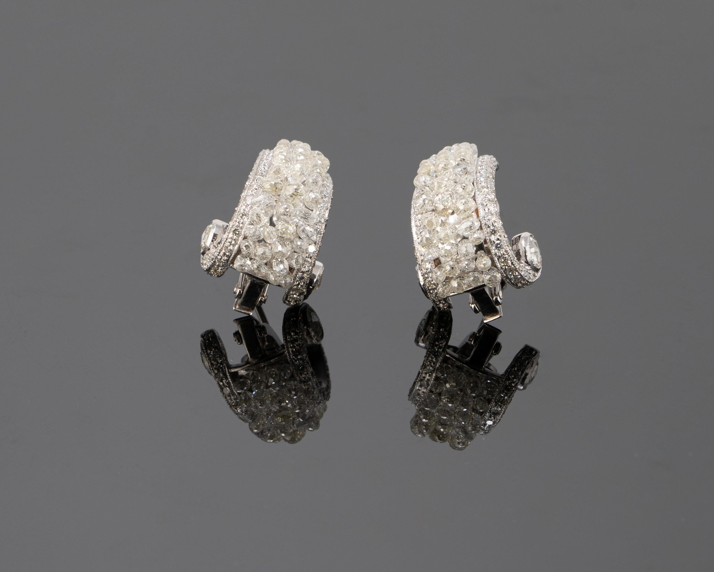 Orecchini a clip con diamante da 11,05 carati e oro da 18 carati in vendita 1