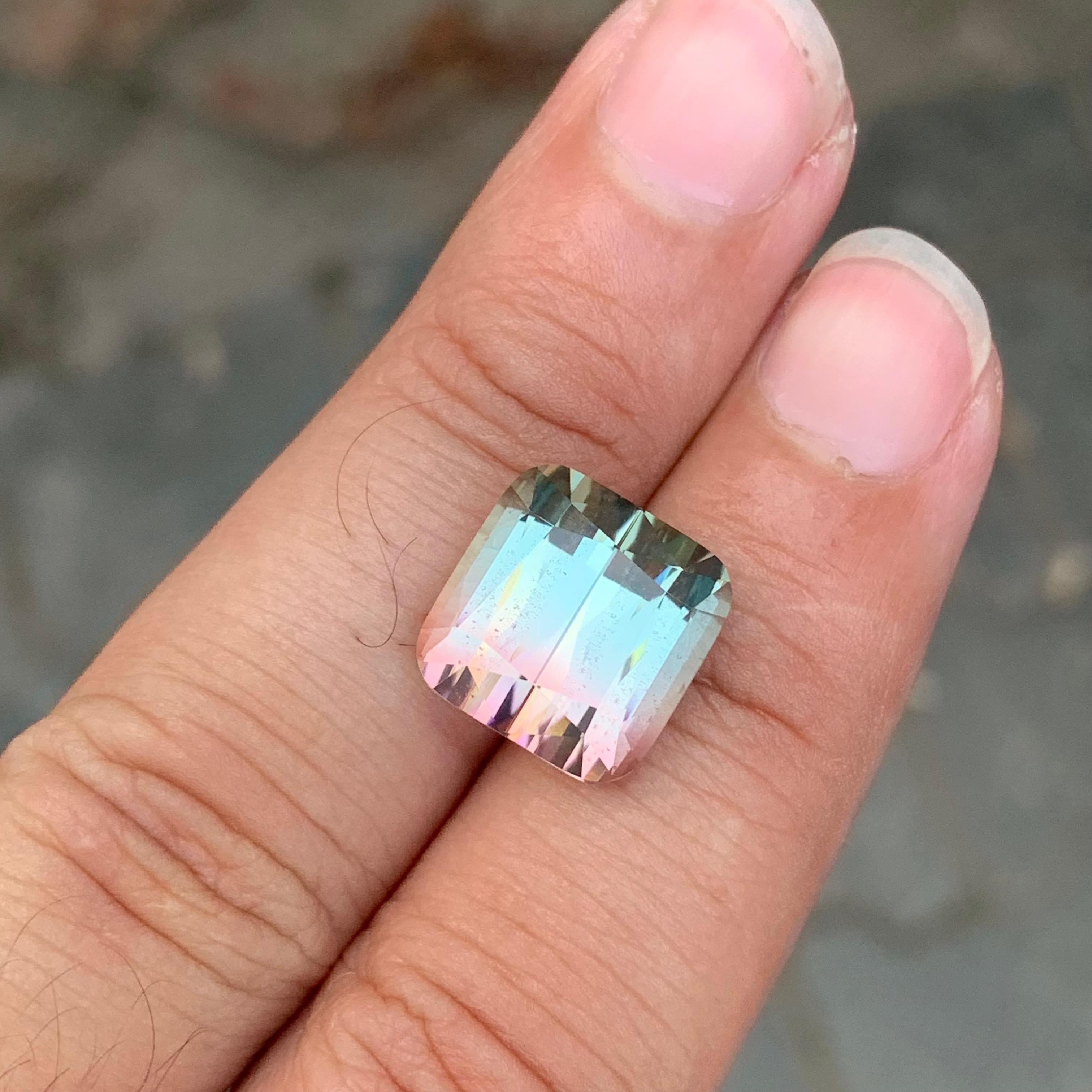 11.05 Carat Excellent Faceted Bi Colour Tourmaline Square Shape Gemstone (pierre précieuse de forme carrée en tourmaline bicolore) en vente 4