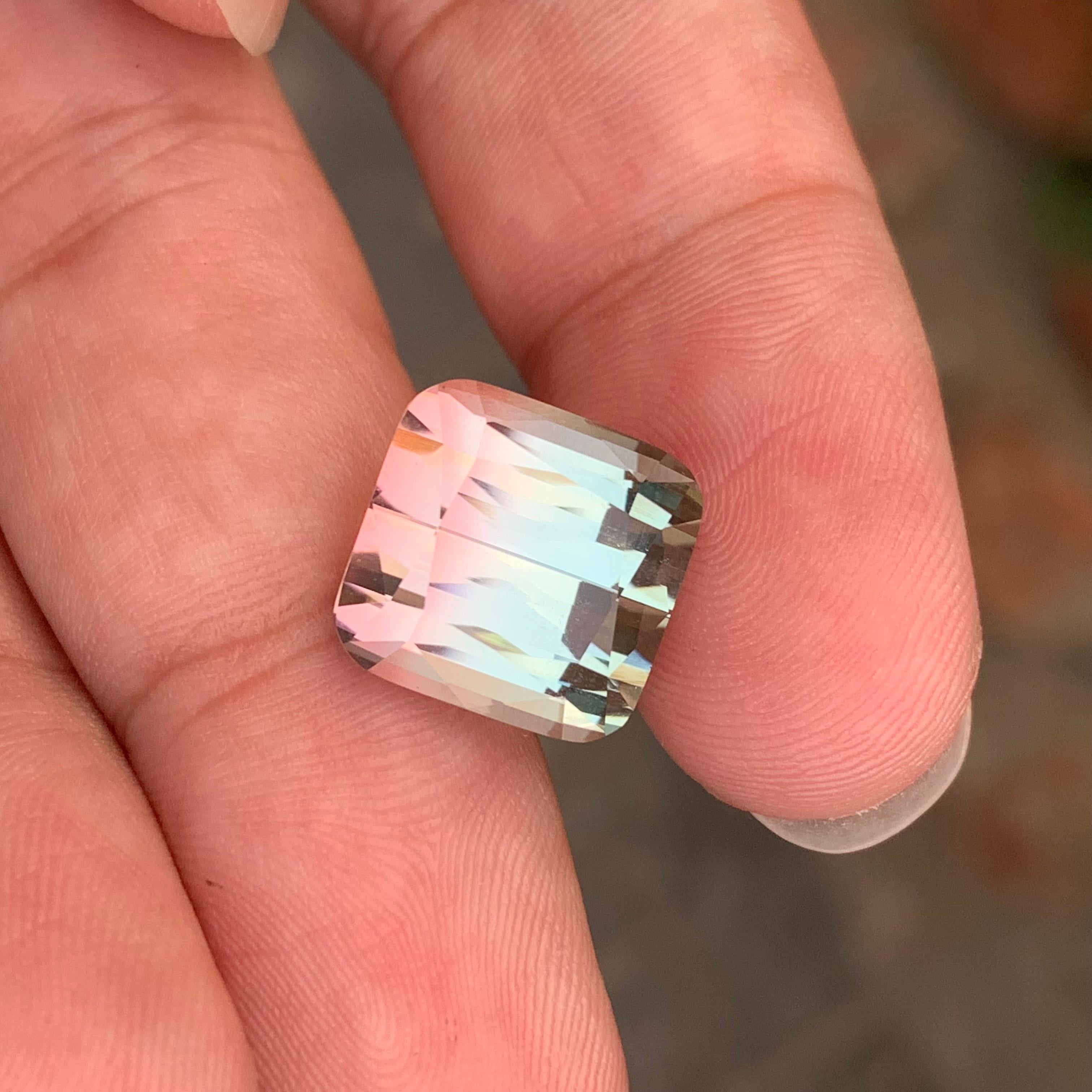 11.05 Carat Excellent Faceted Bi Colour Tourmaline Square Shape Gemstone (pierre précieuse de forme carrée en tourmaline bicolore) en vente 3