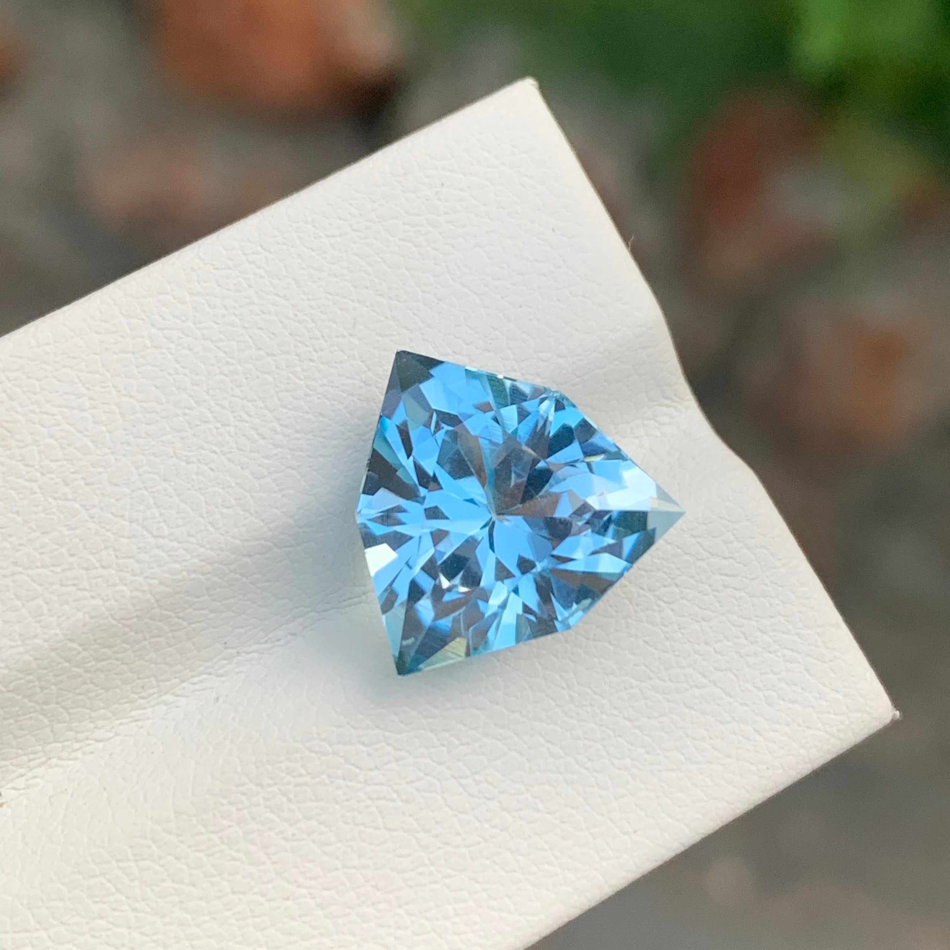 Topazio blu sfuso

Peso: 11,05 carati
Dimensioni: 13,9 x 13,9 x 9,4 mm
Origine: Brasile
Forma: Trilione
Colore: blu
Certificato: Su richiesta

I benefici di indossare una pietra di topazio blu:
Aiuta a migliorare la comunicazione e l'espressione di