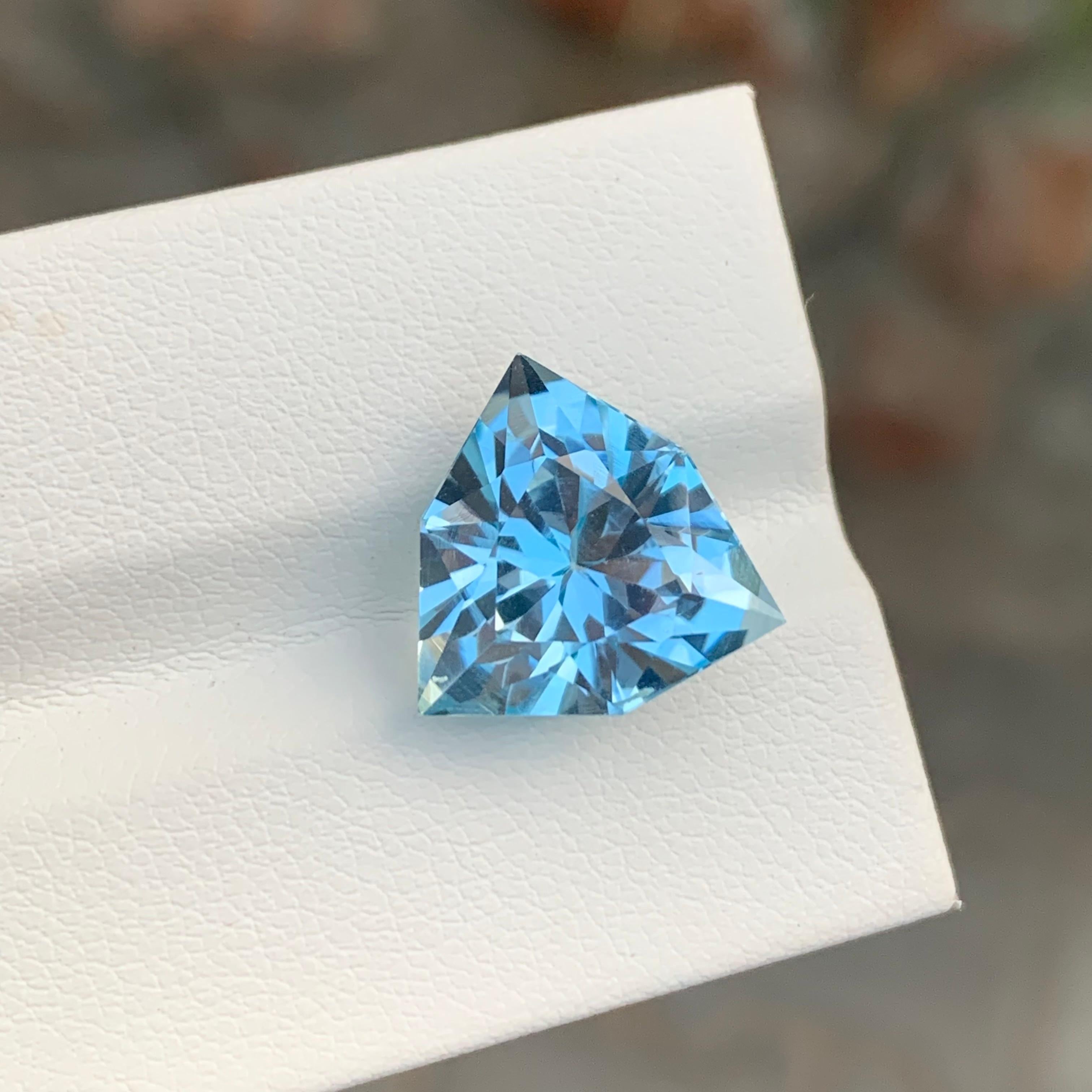 da uomo o donna 11,05 carati di topazio blu sfaccettato con taglio trillion per collana in vendita
