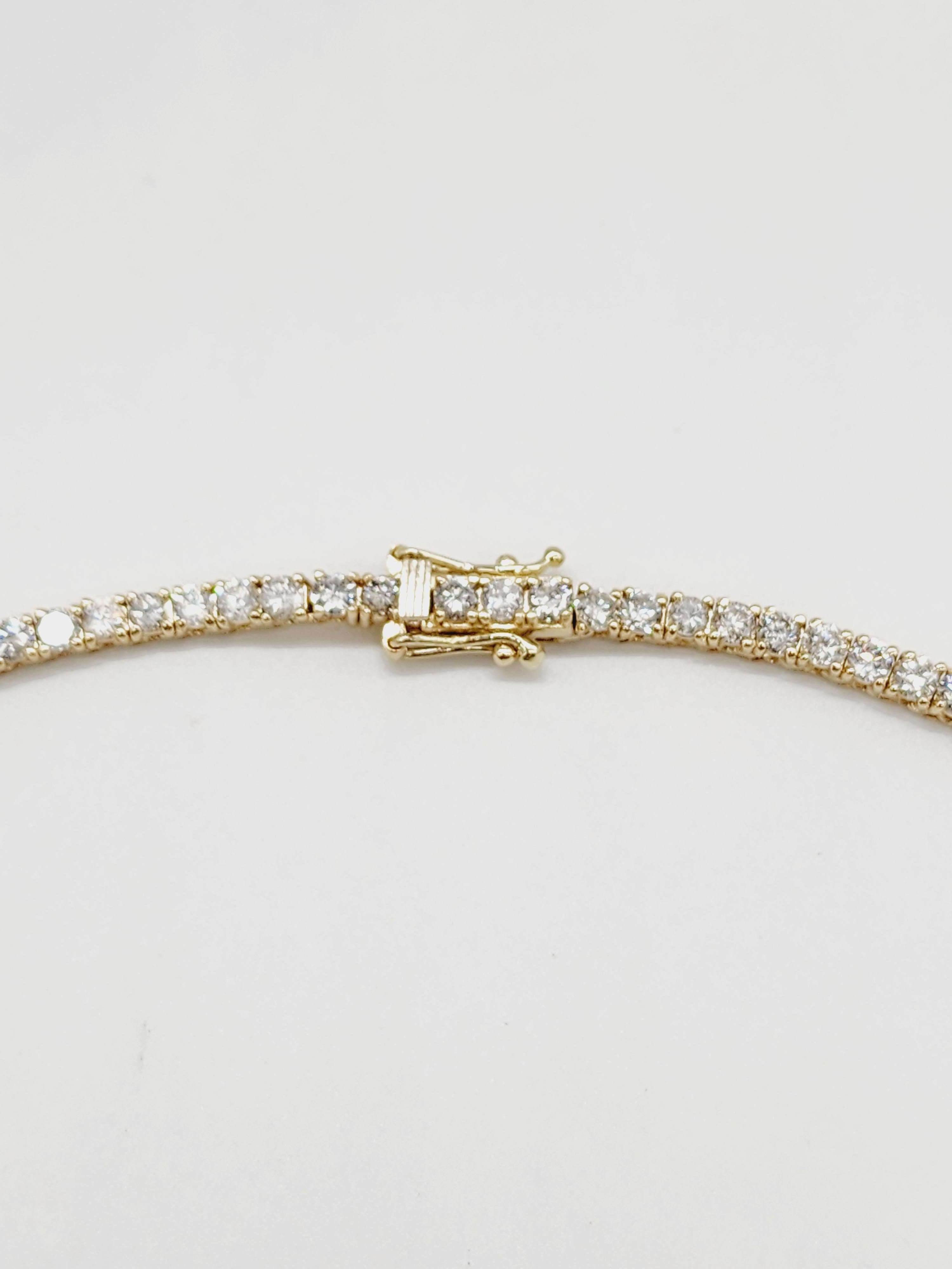 11.05 Carat Round Diamond Tennis Necklace 14 Karat Yellow Gold 18'' In New Condition For Sale In Great Neck, NY