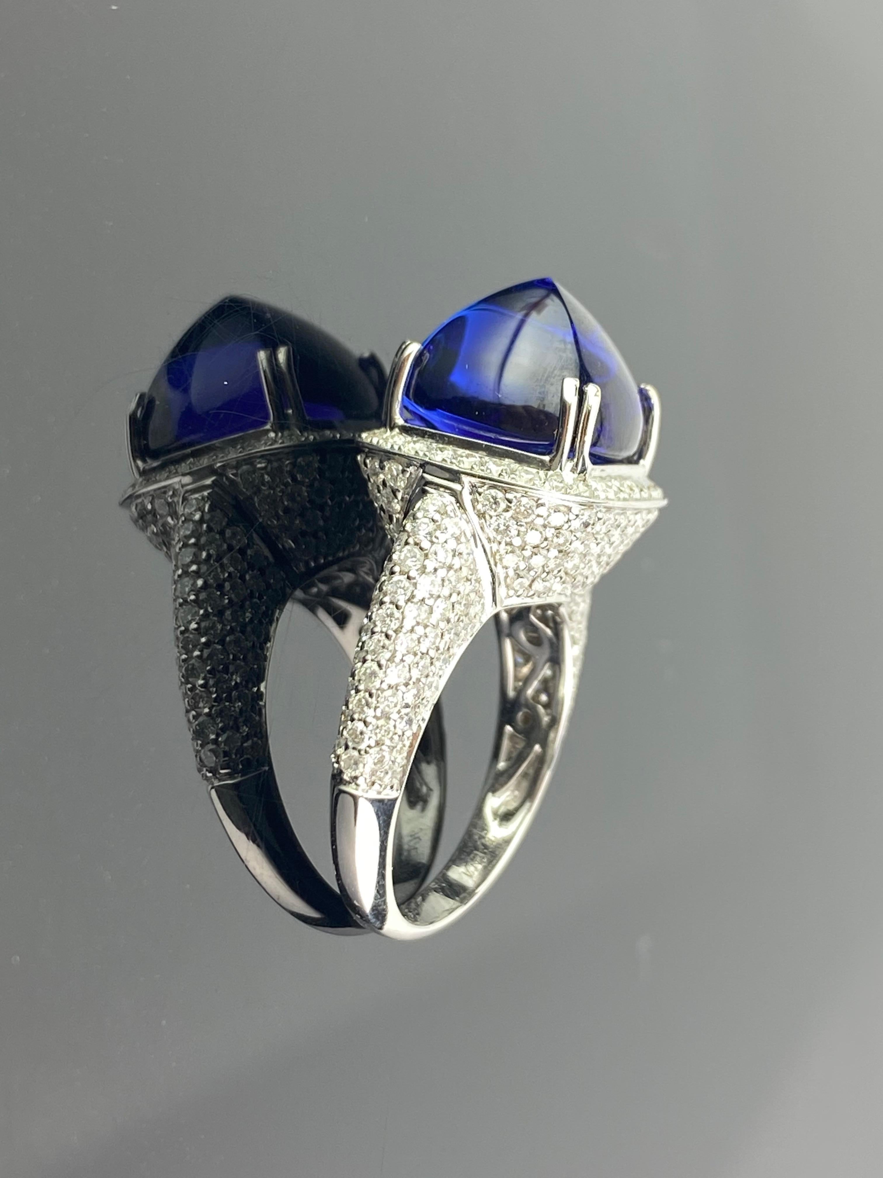 Moderno Anello di fidanzamento con tanzanite e diamanti taglio Sugarloaf da 11,05 carati in vendita