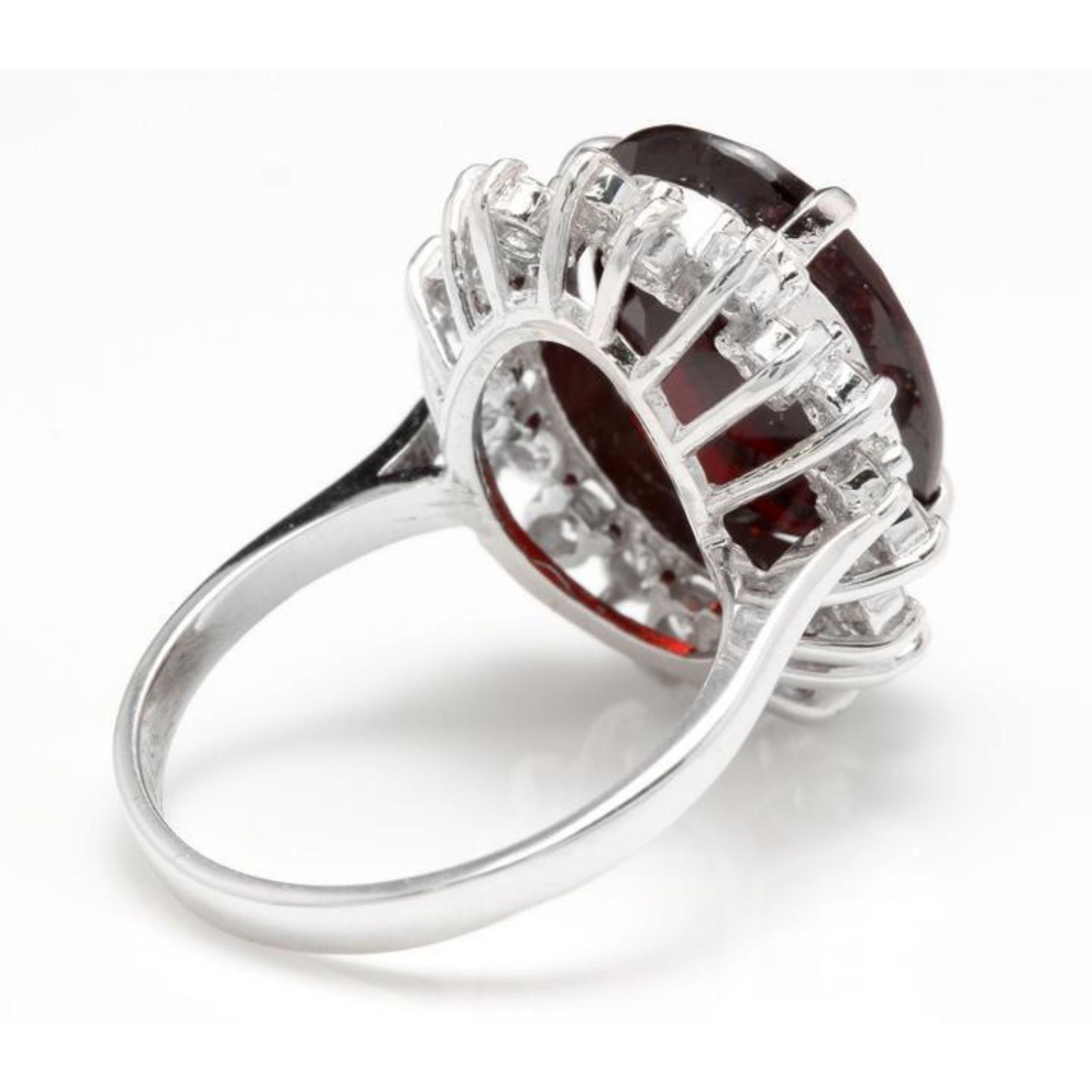 11.05 Carat Impressive Red Garnet and Natural Diamond 14 Karat White Gold Ring In New Condition For Sale In Los Angeles, CA