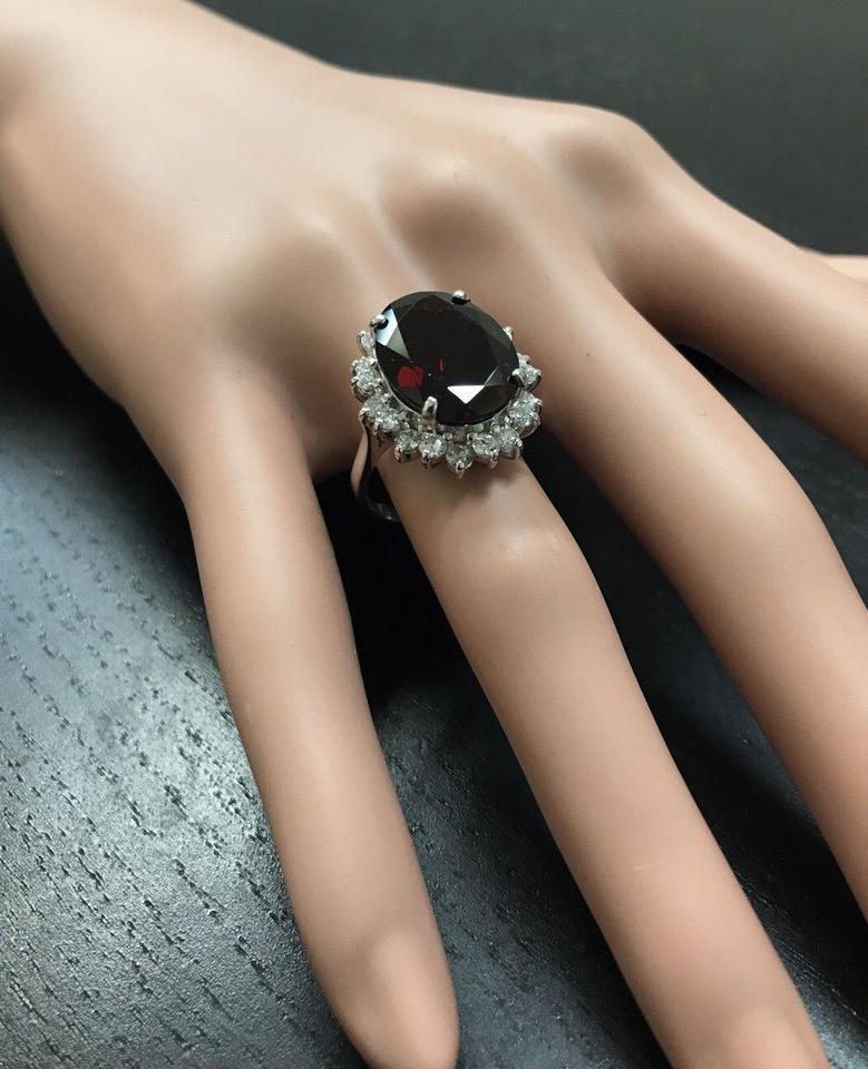 Women's 11.05 Carat Impressive Red Garnet and Natural Diamond 14 Karat White Gold Ring For Sale